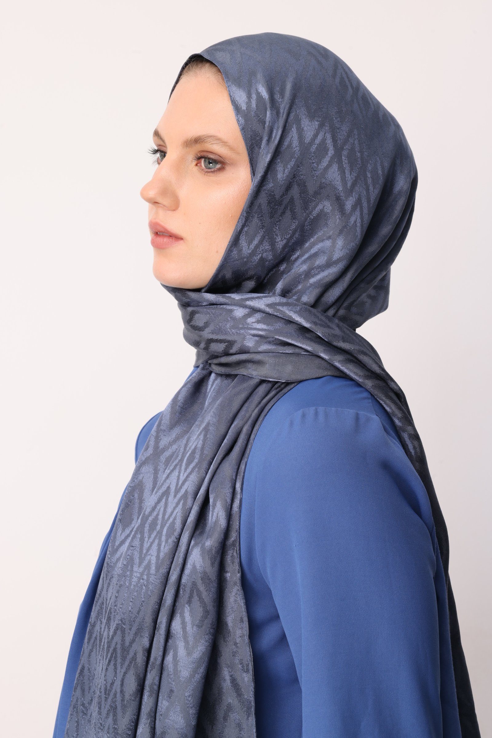Shiny Check-Pattern Jacquard Shawl - Yakamosis