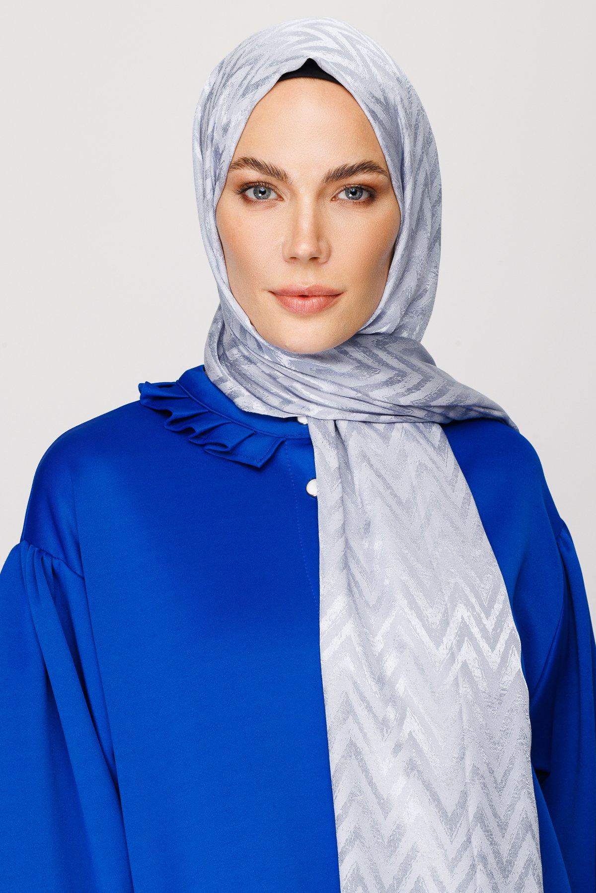 Zigzag Pattern Shiny Jacquard Shawl - Silver