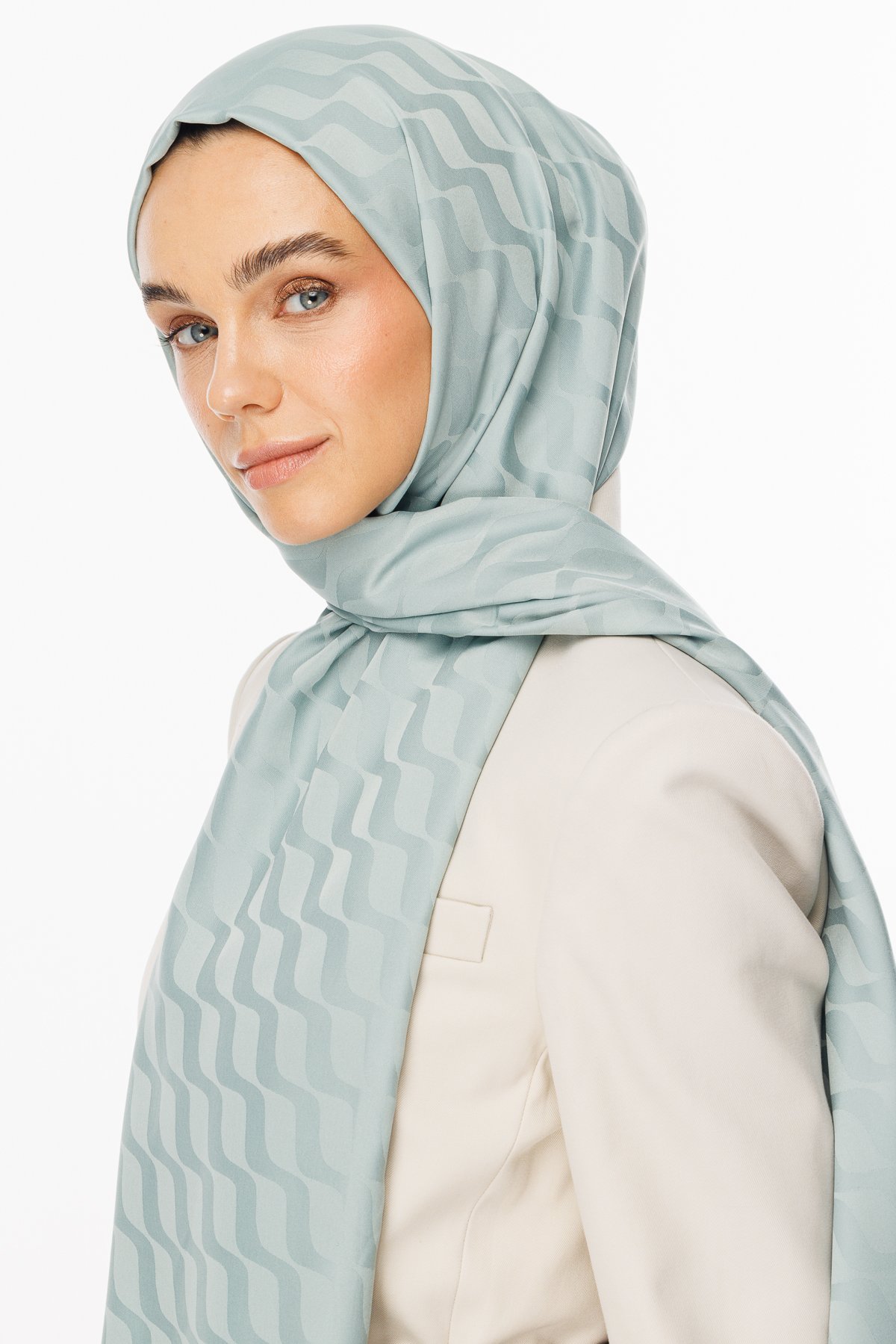 Wave Pattern Silky Jacquard Shawl - Cağla
