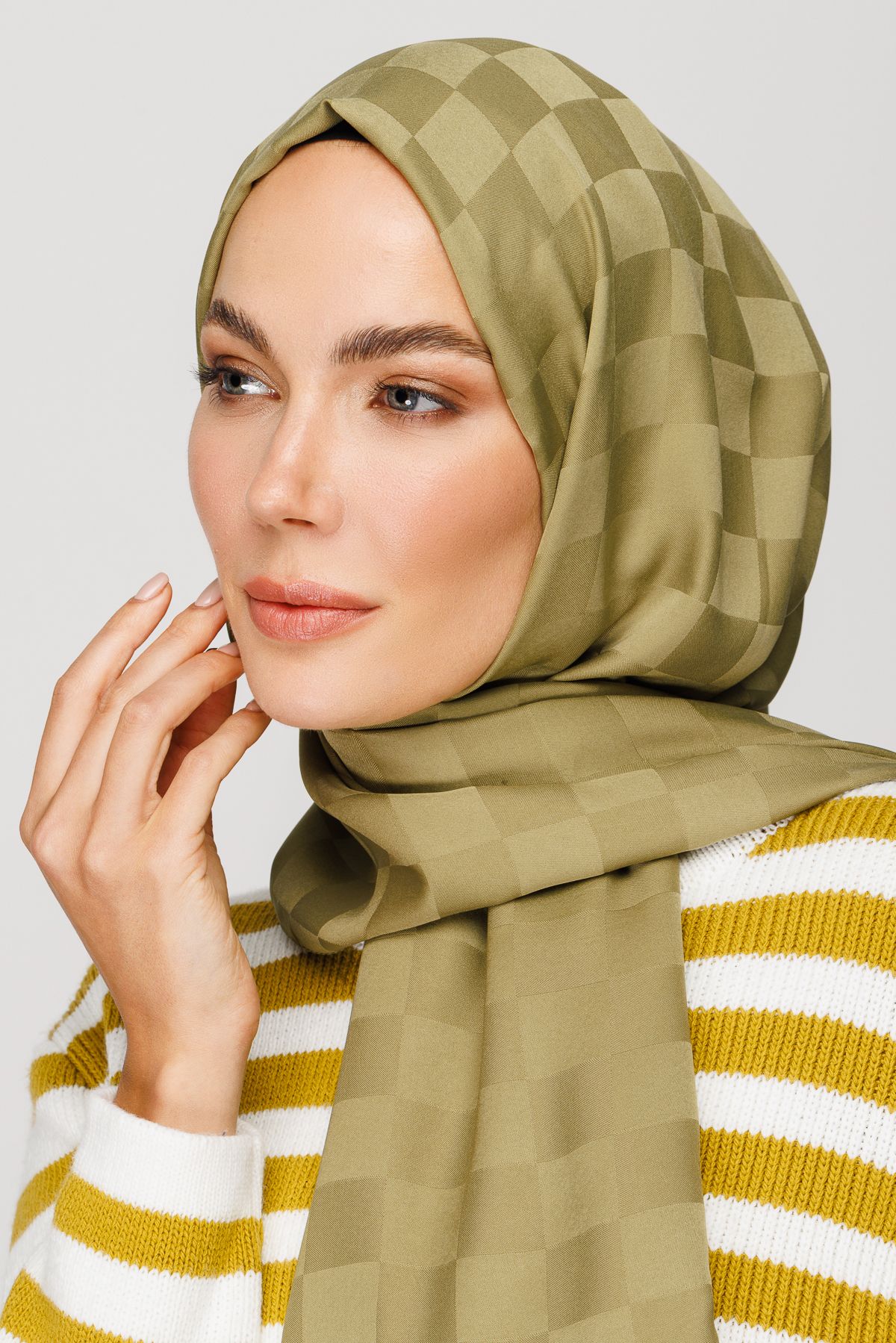 Checkers Pattern Silk Jacquard Shawl - Soft Green