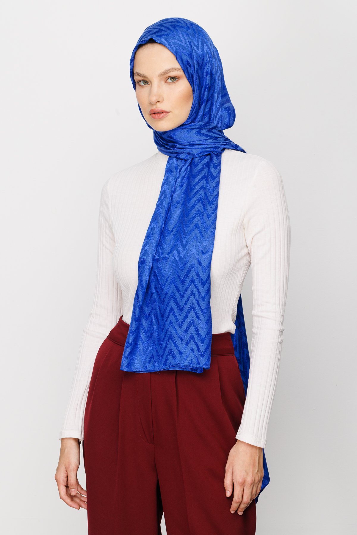 Zigzag Pattern Shiny Jacquard Hijab