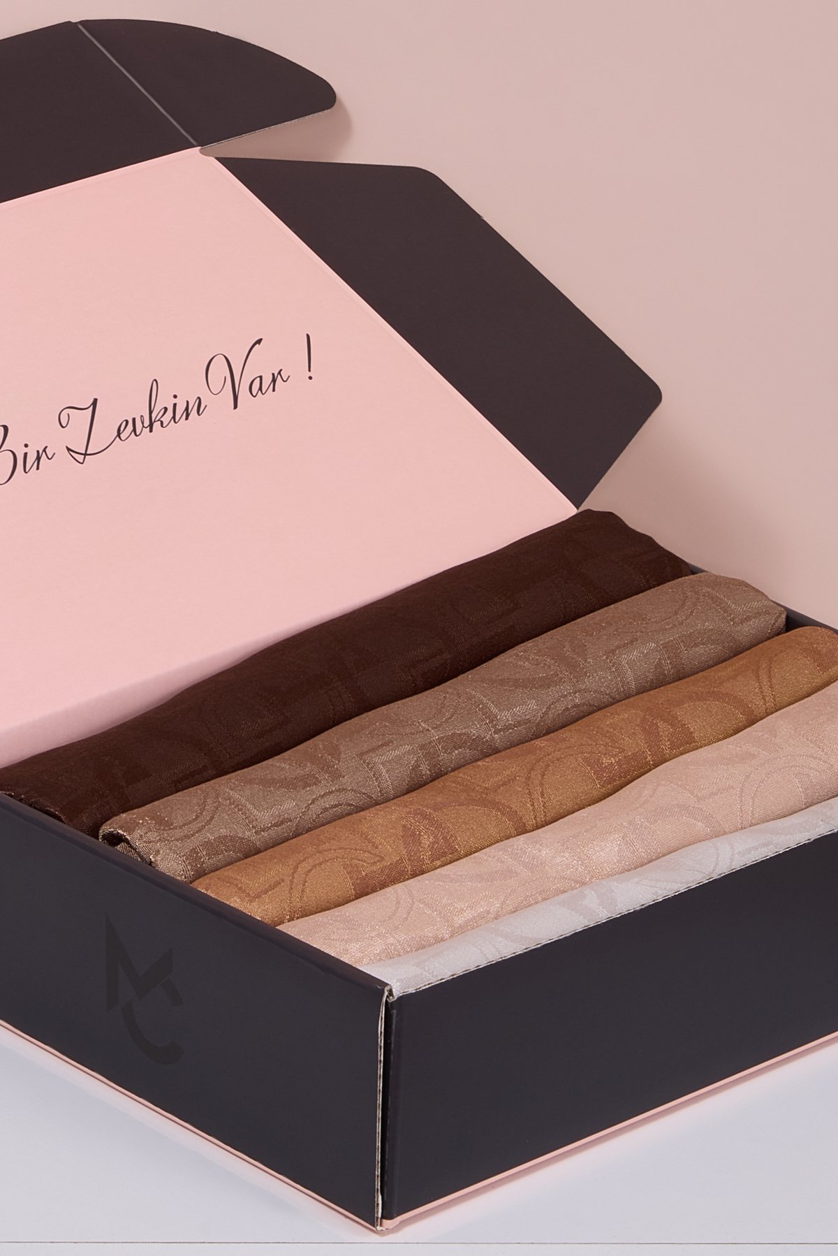 Longar Desen Parlak Jakar Şal Color Box.1