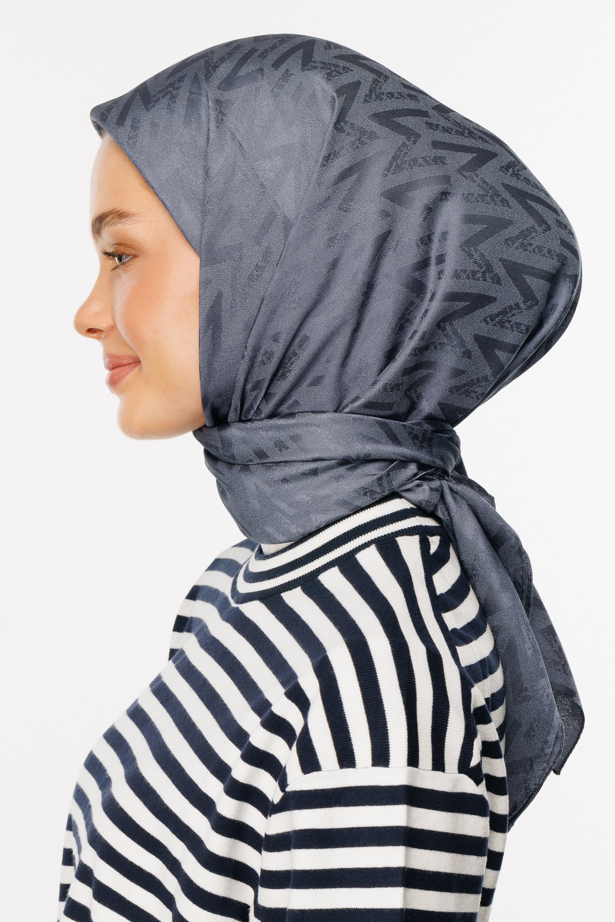 Nova Pattern Luxury Jacquard Scarf - Smoked