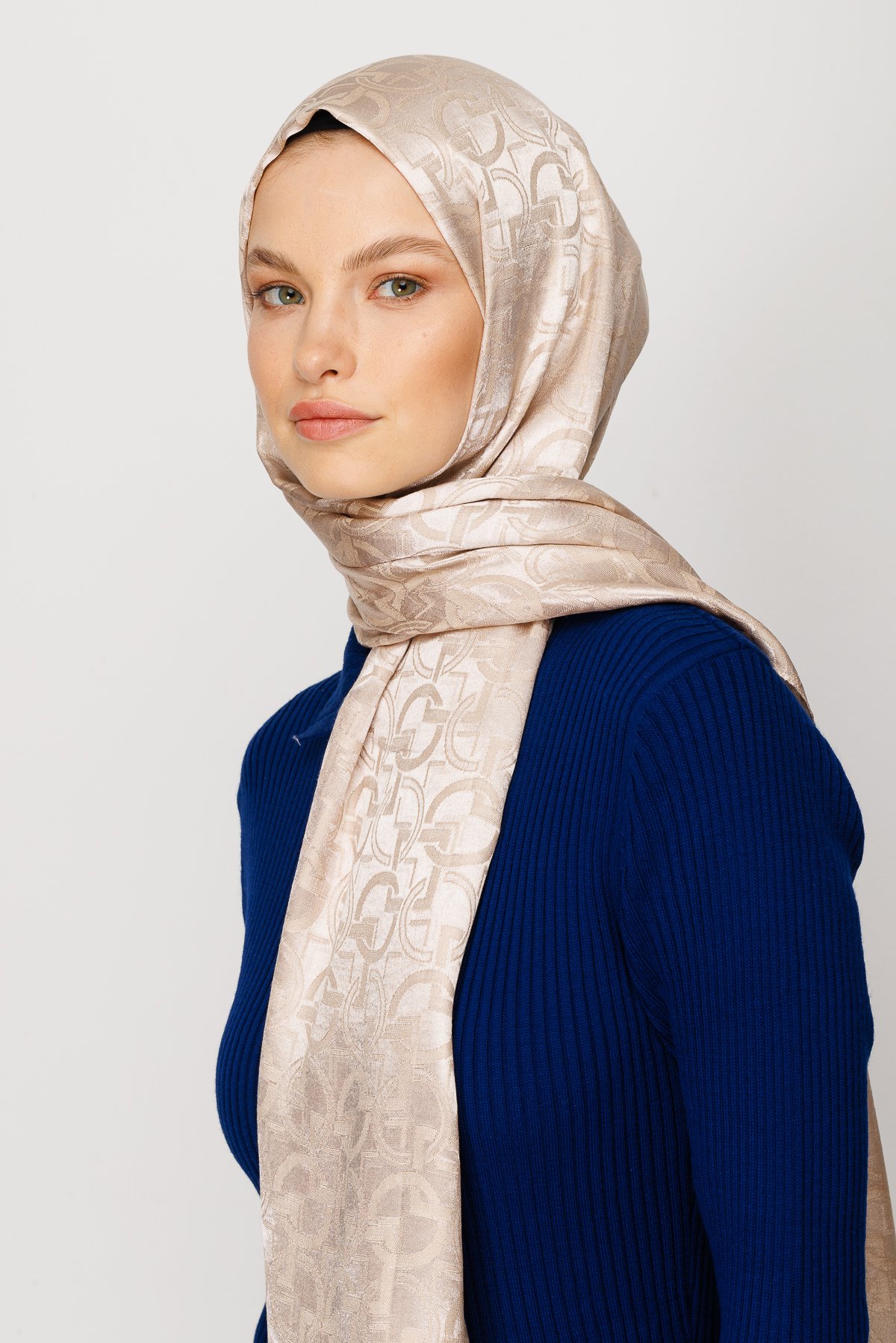 Longar Pattern Shiny Jacquard Hijab