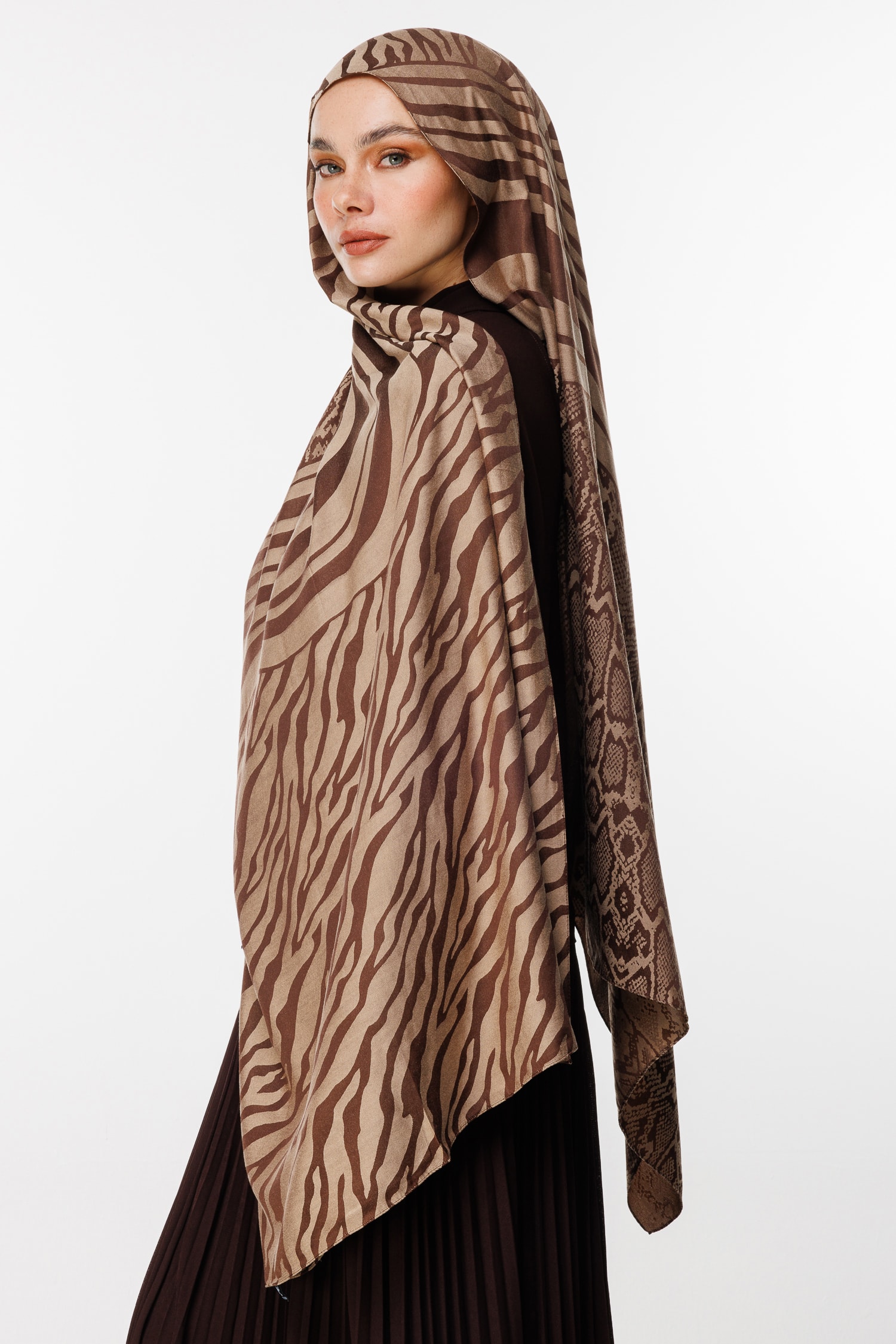 Riad-Pattern Reversible Shawl - Bitter Coffee-Beige