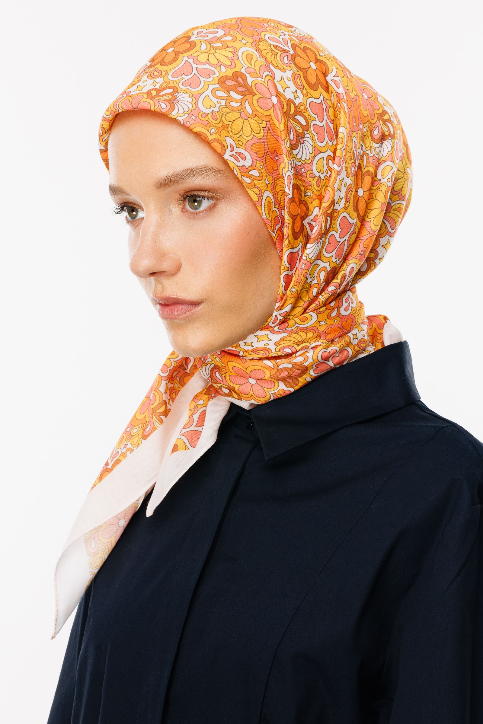 Daisy Pattern Digital Soft Scarf - Yellow