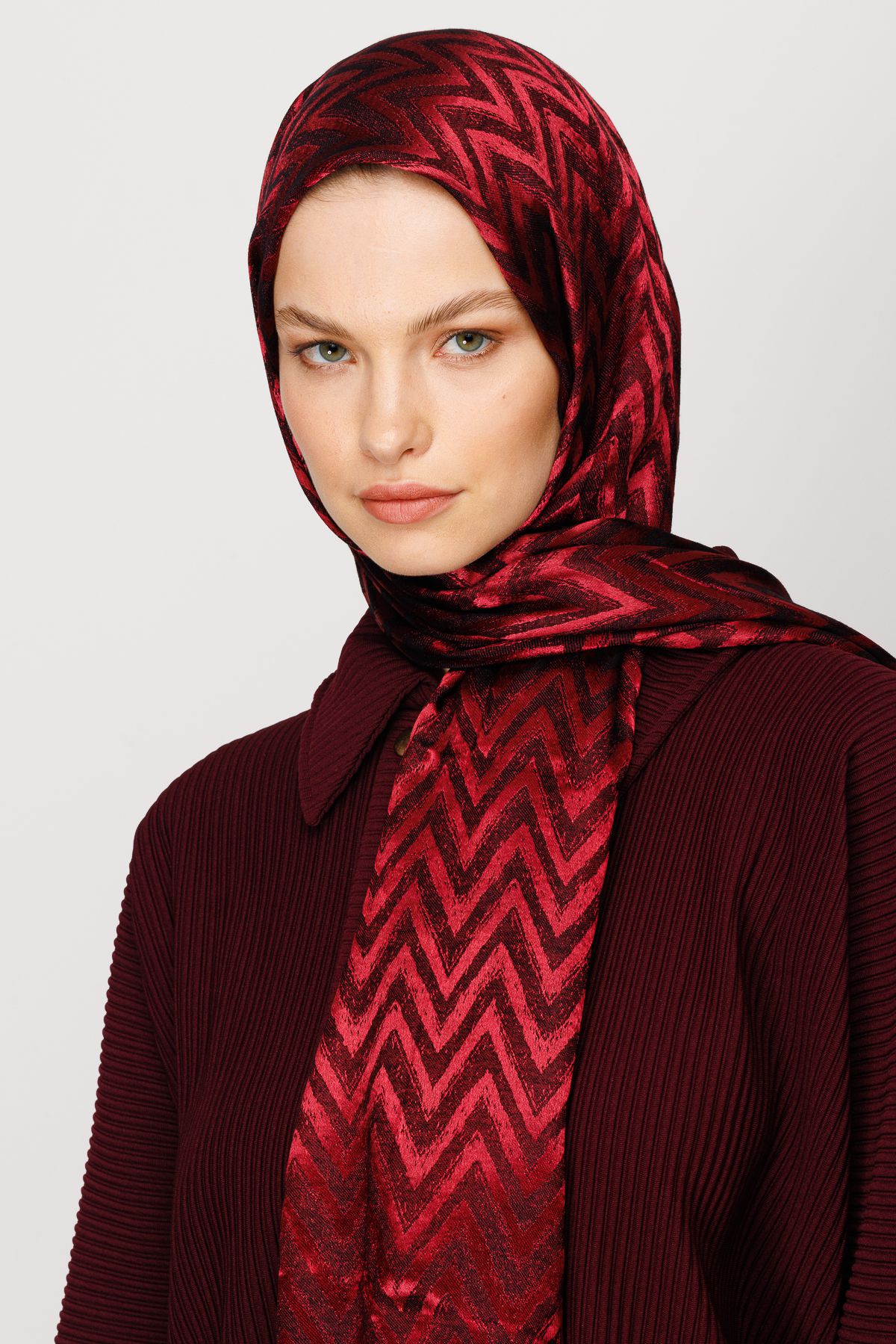 Zigzag Pattern Shiny Jacquard Shawl - Burgundy