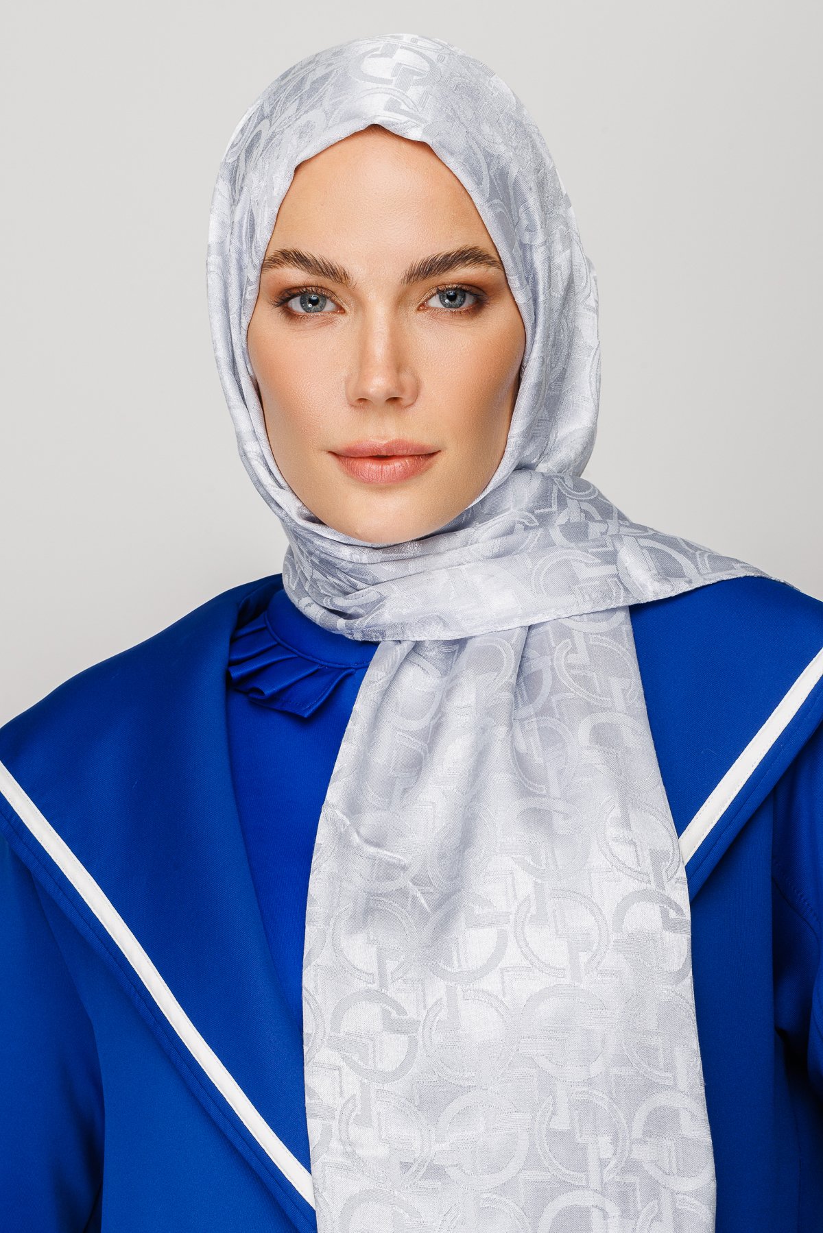 Longar Pattern Shiny Jacquard Shawl - Silver