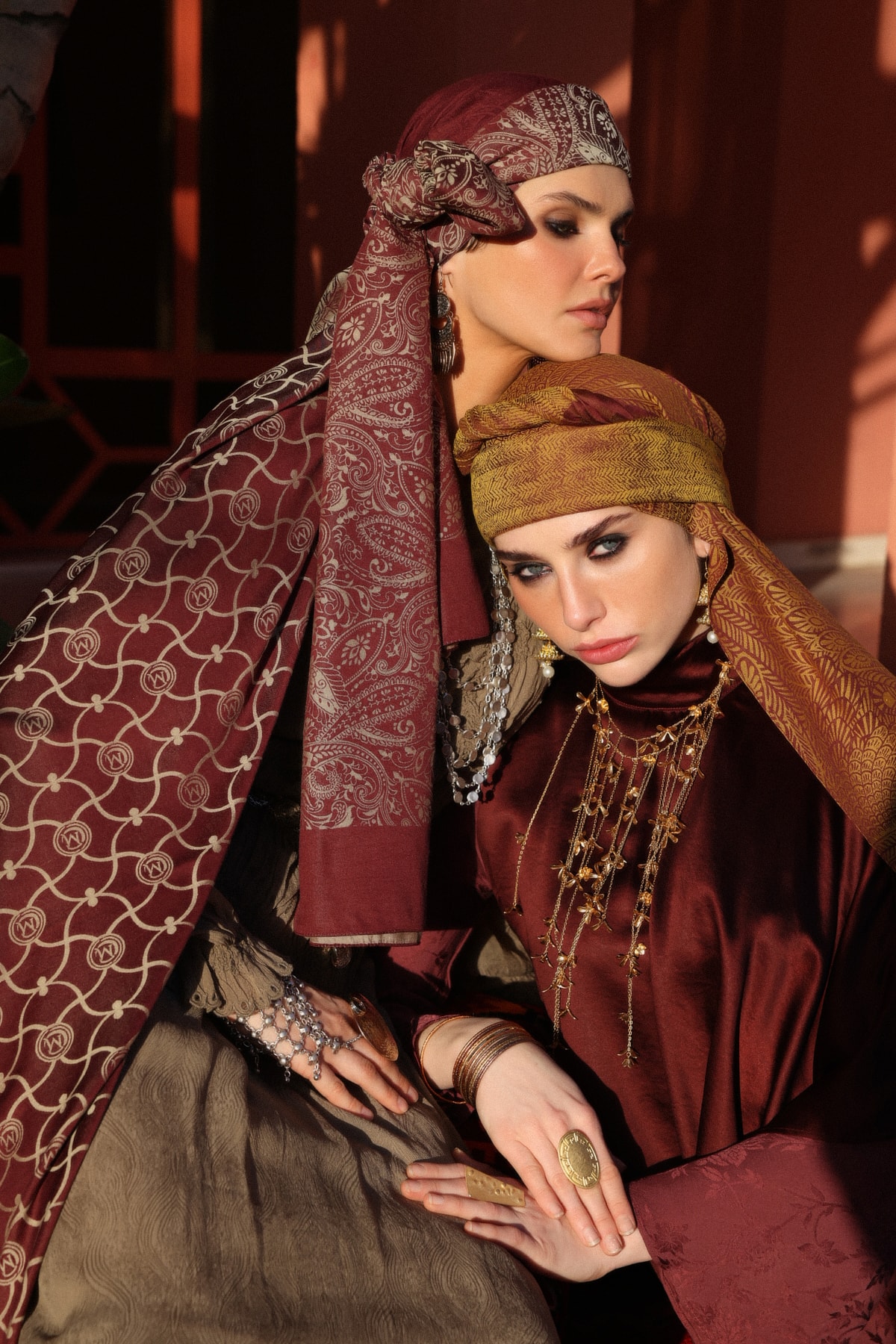 Marrakech-Pattern Reversible Shawl - Bitter Coffee-Beige