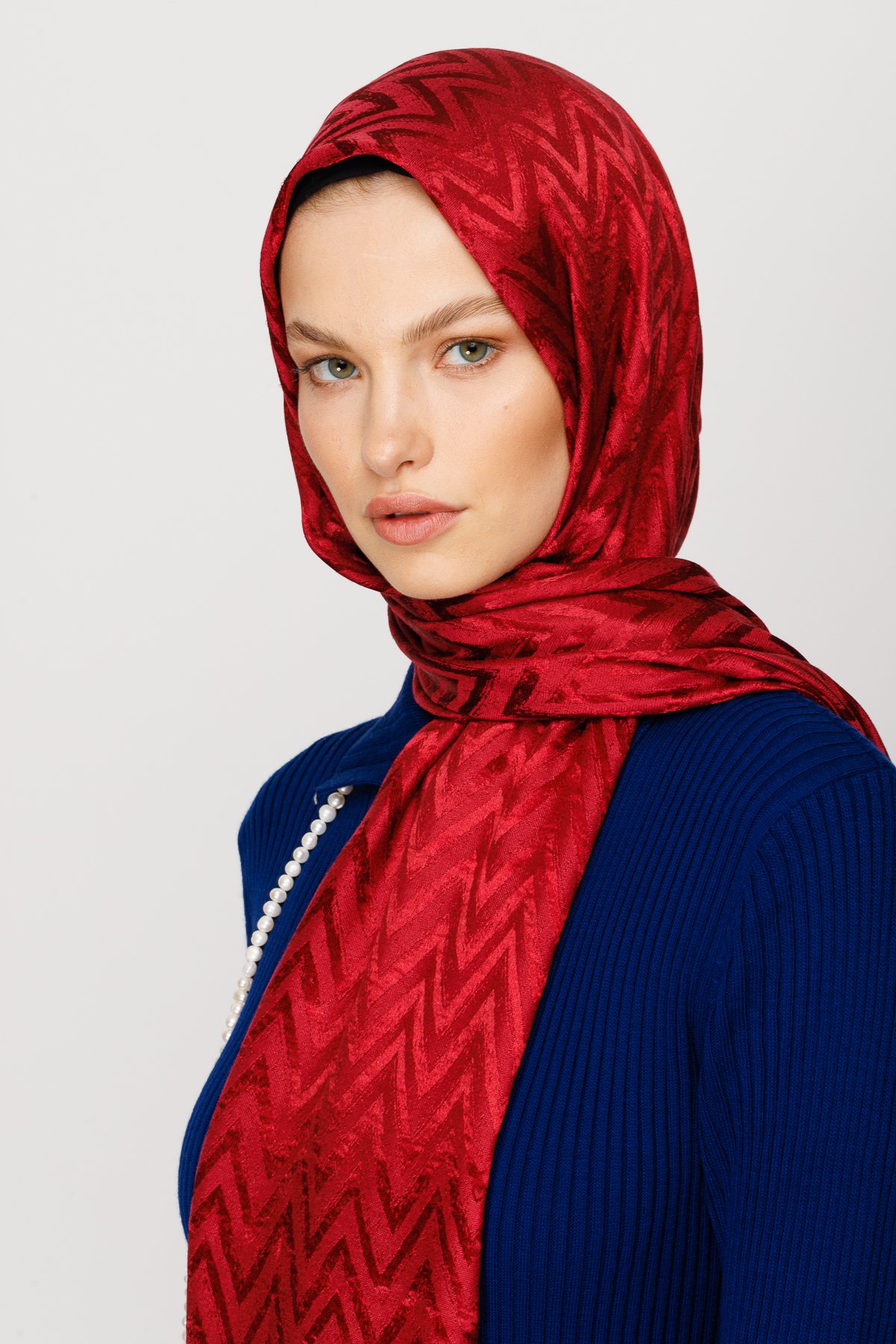 Zigzag Pattern Shiny Jacquard Shawl - Cherry Bruise