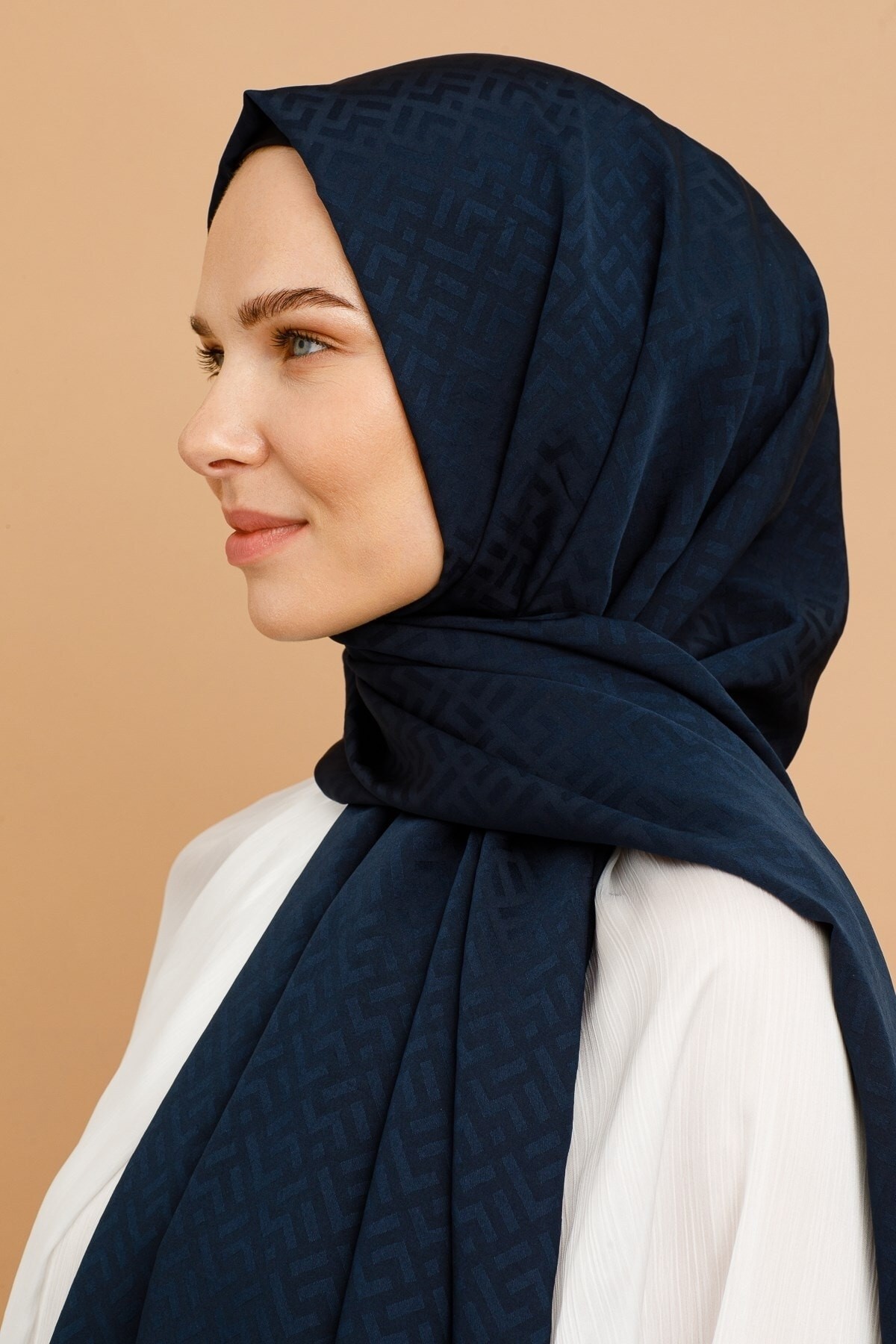 Z Pattern Silky Jacquard Hijab