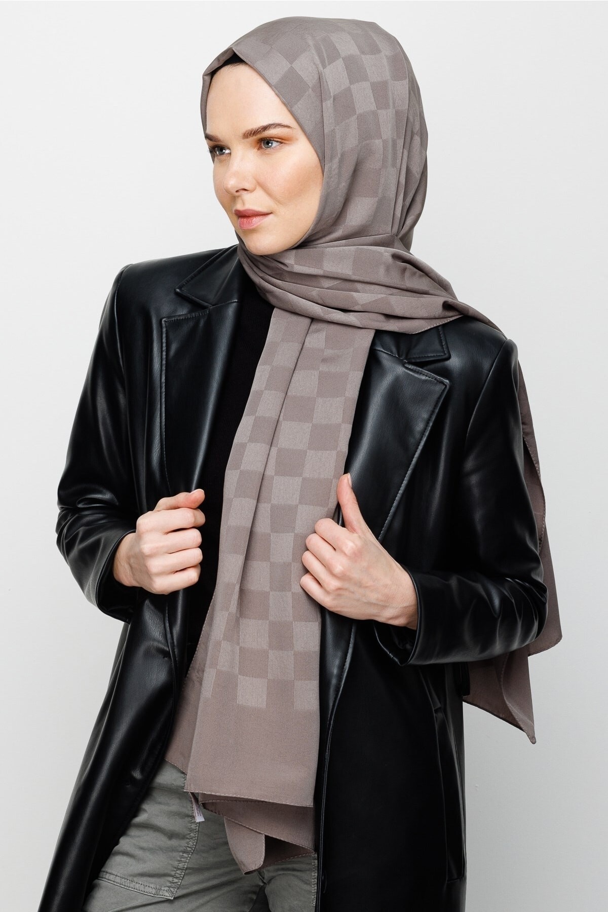Checkers Pattern Silk Jacquard Shawl