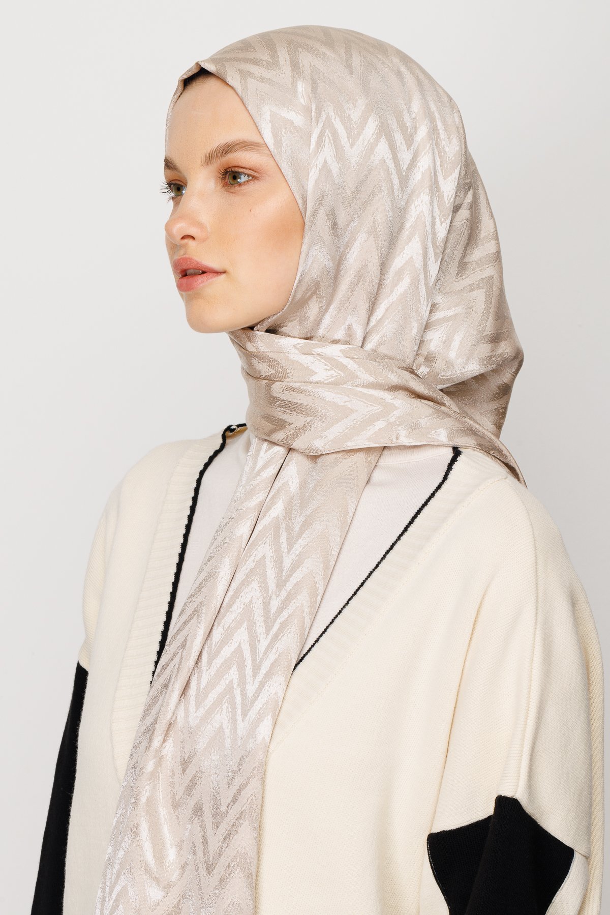 Gemustertes Glänzendes Jacquard Hijab