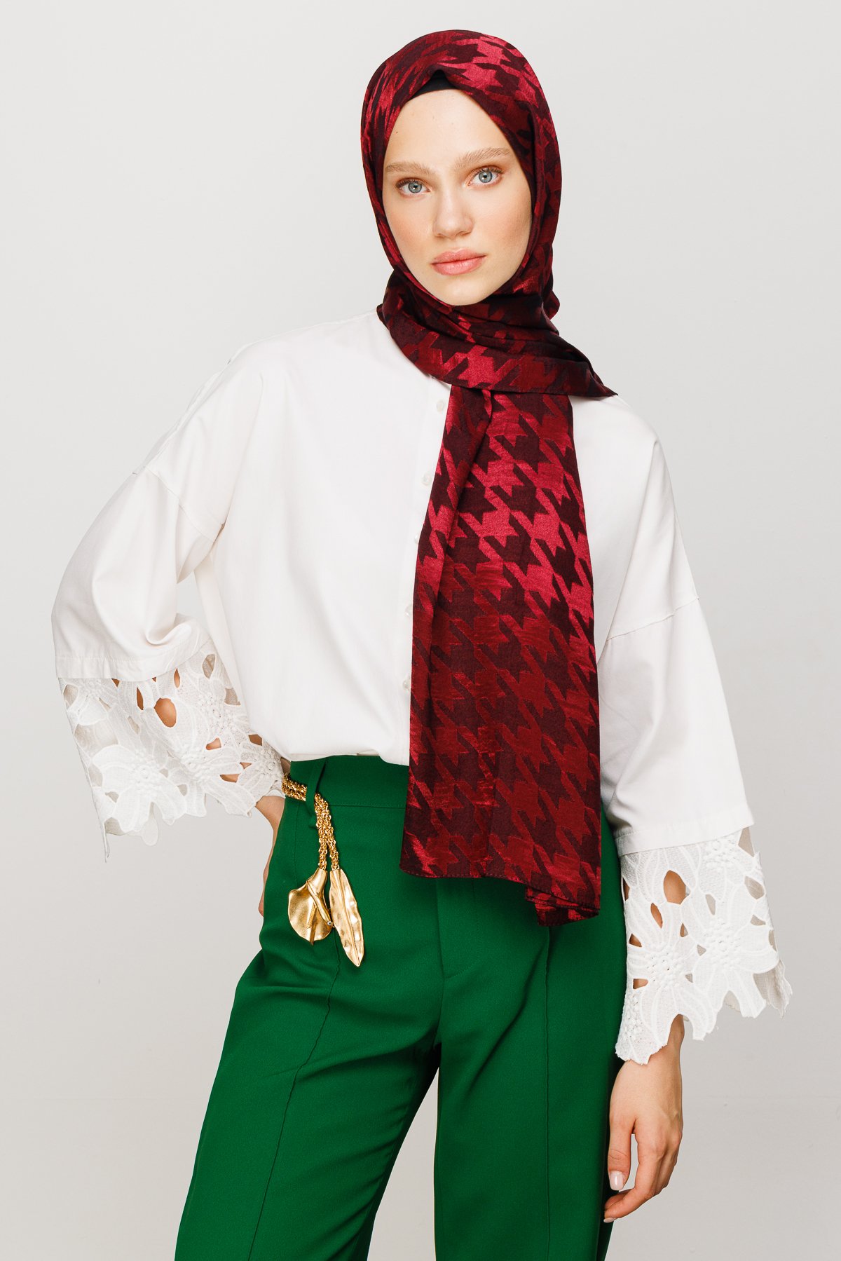 Crowbar Pattern Shiny Jacquard Shawl - Burgundy