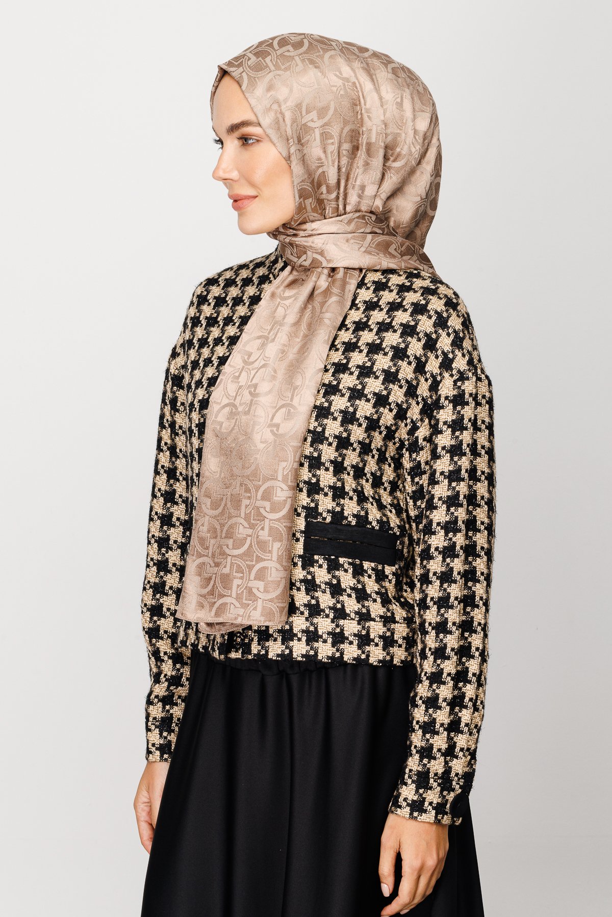 Longar Pattern Shiny Jacquard Shawl - Brown