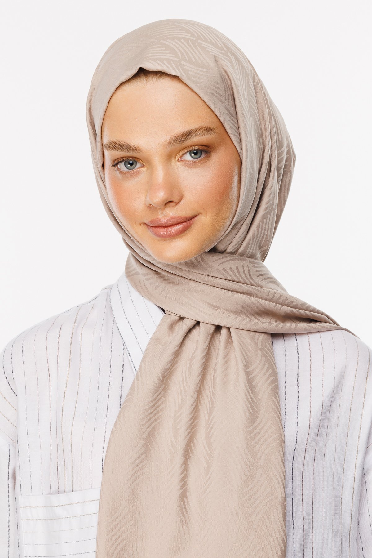 Aura Pattern Silk Jacquard Hijab