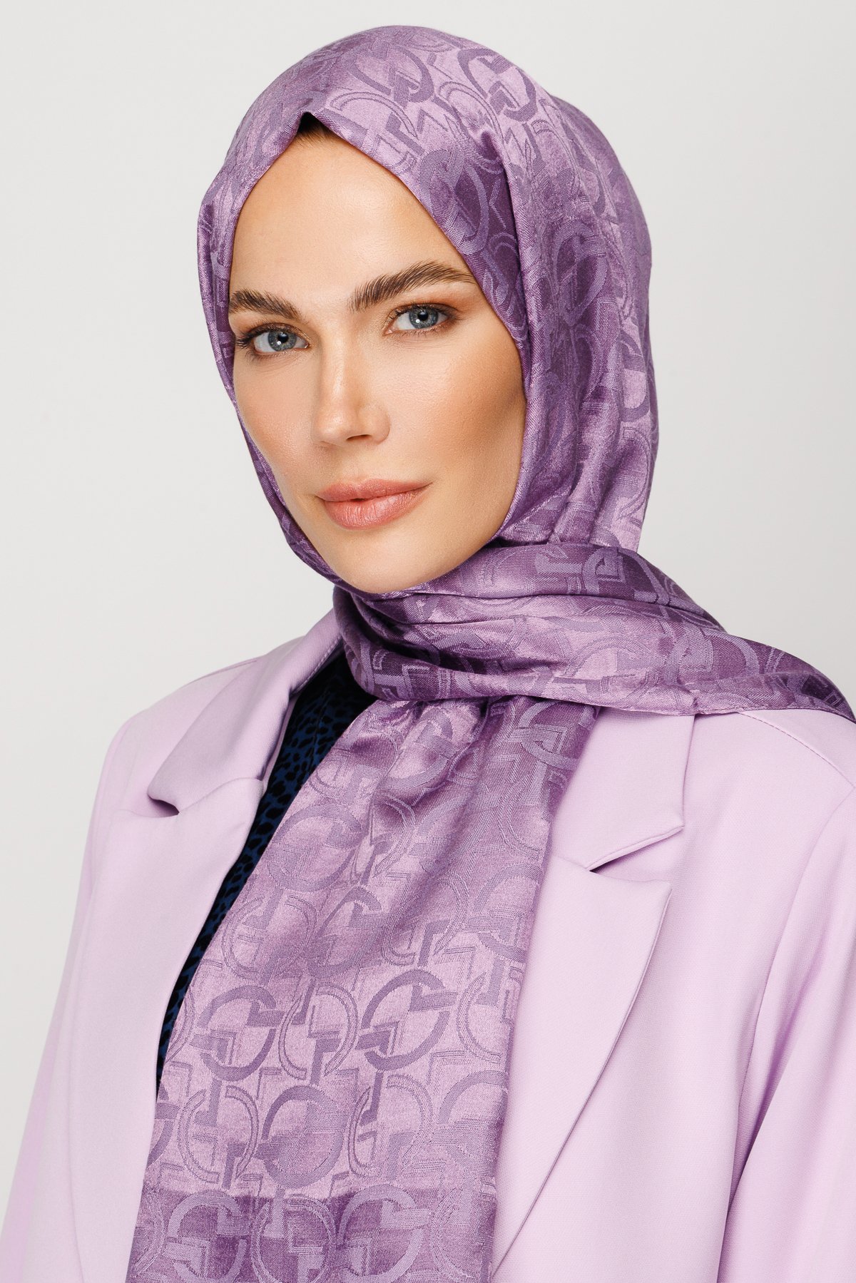 Longar Pattern Shiny Jacquard Hijab