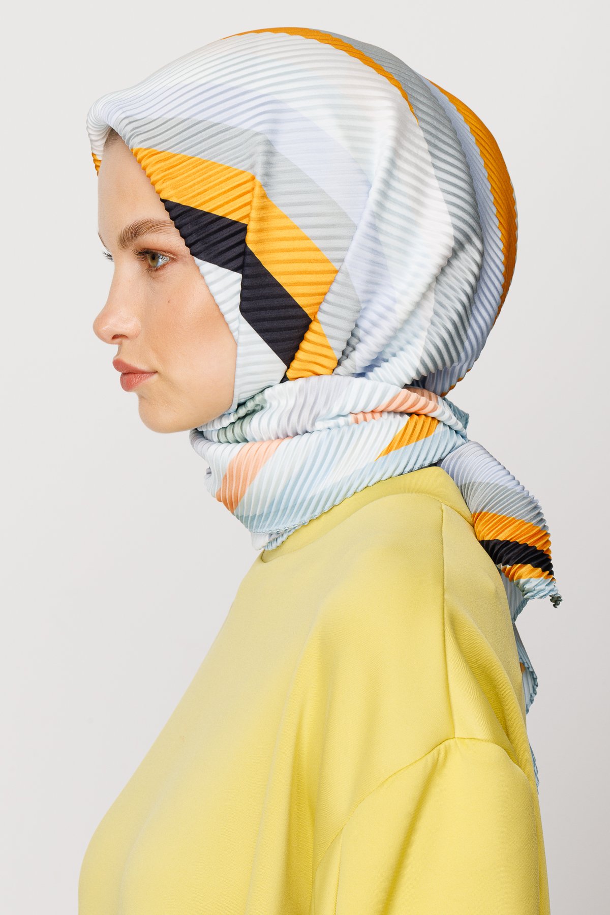 Akra Pattern Pleated Scarf - Baby Blue
