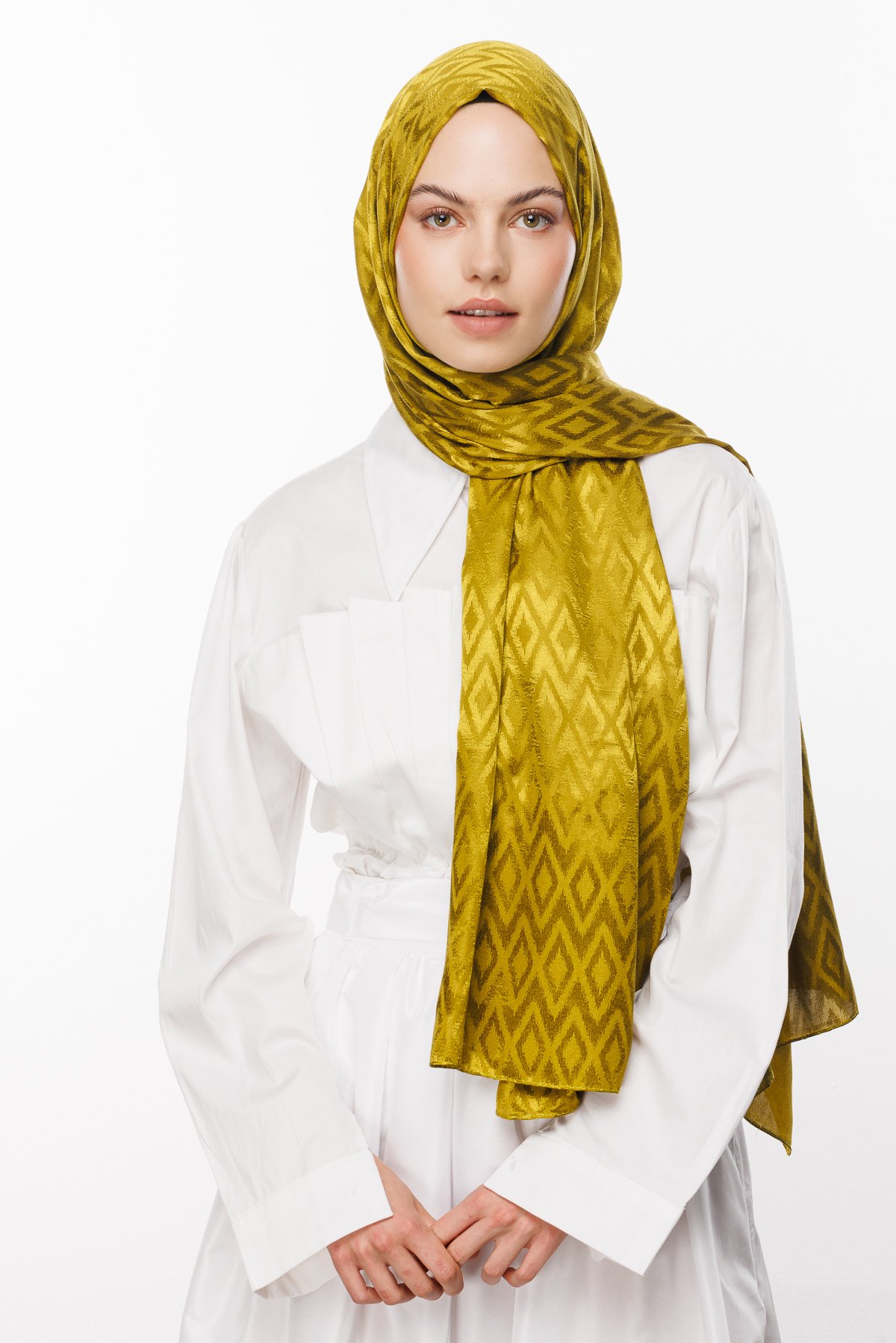 Karo Pattern Shiny Jacquard Hijab