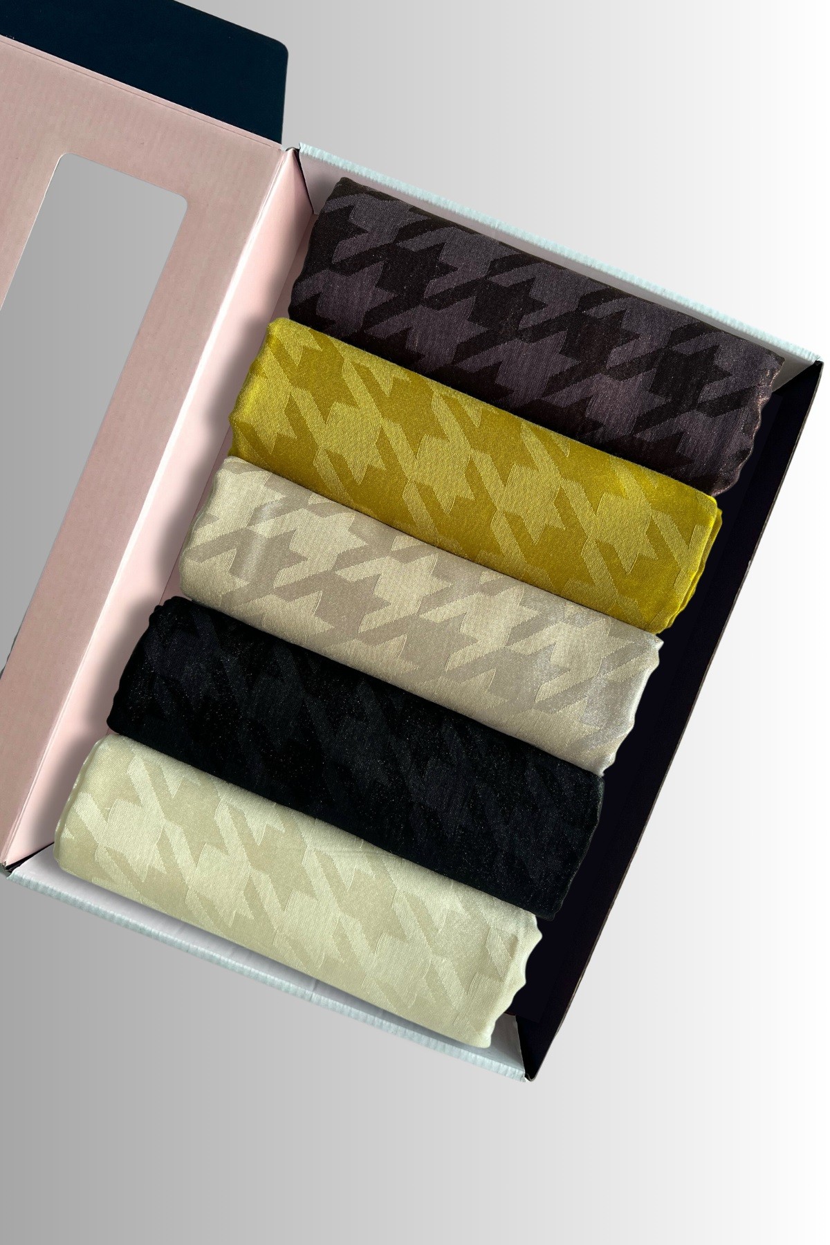 Gemustertes Glänzendes Jacquard Hijab (Color Box)