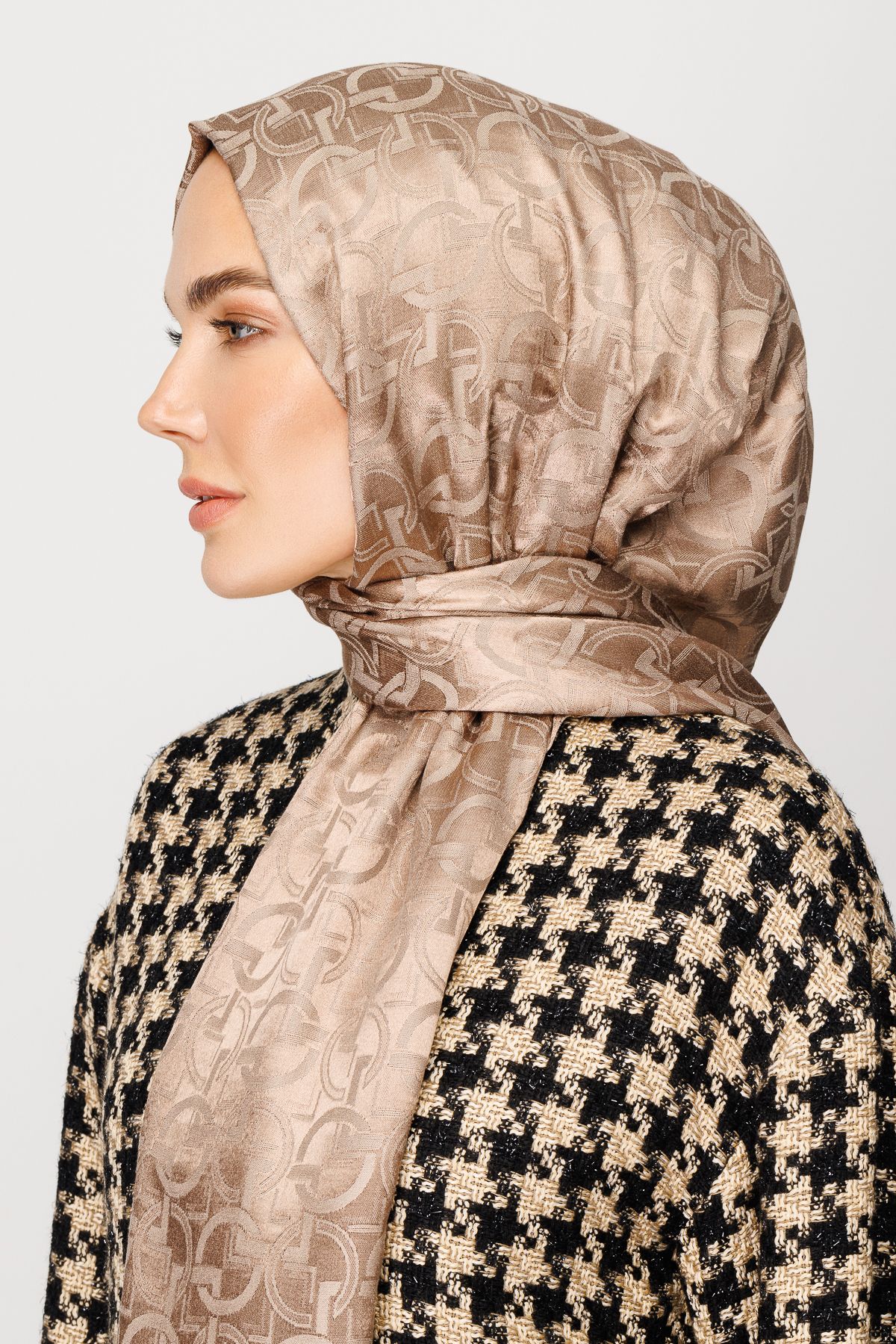 Longar Pattern Shiny Jacquard Shawl - Brown