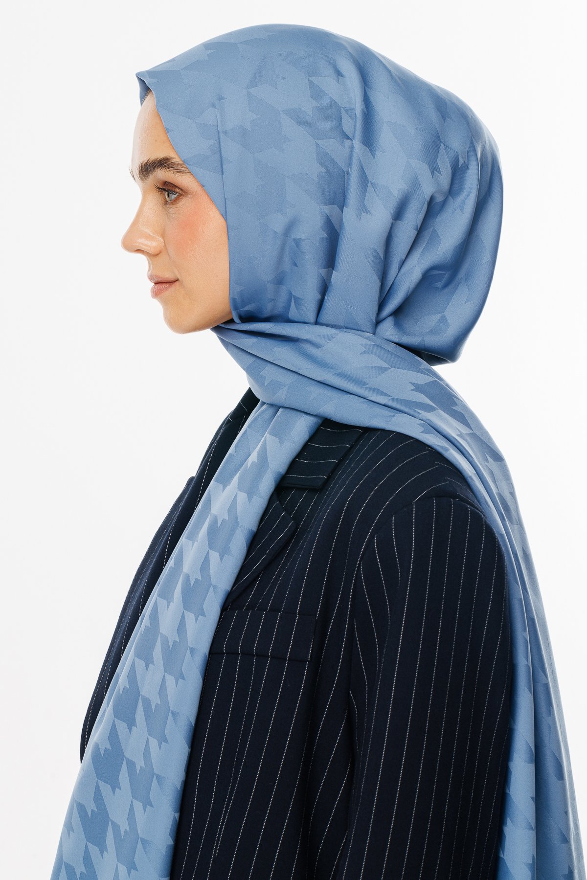 Crowbar Pattern Silk Jacquard Shawl - Sky Blue