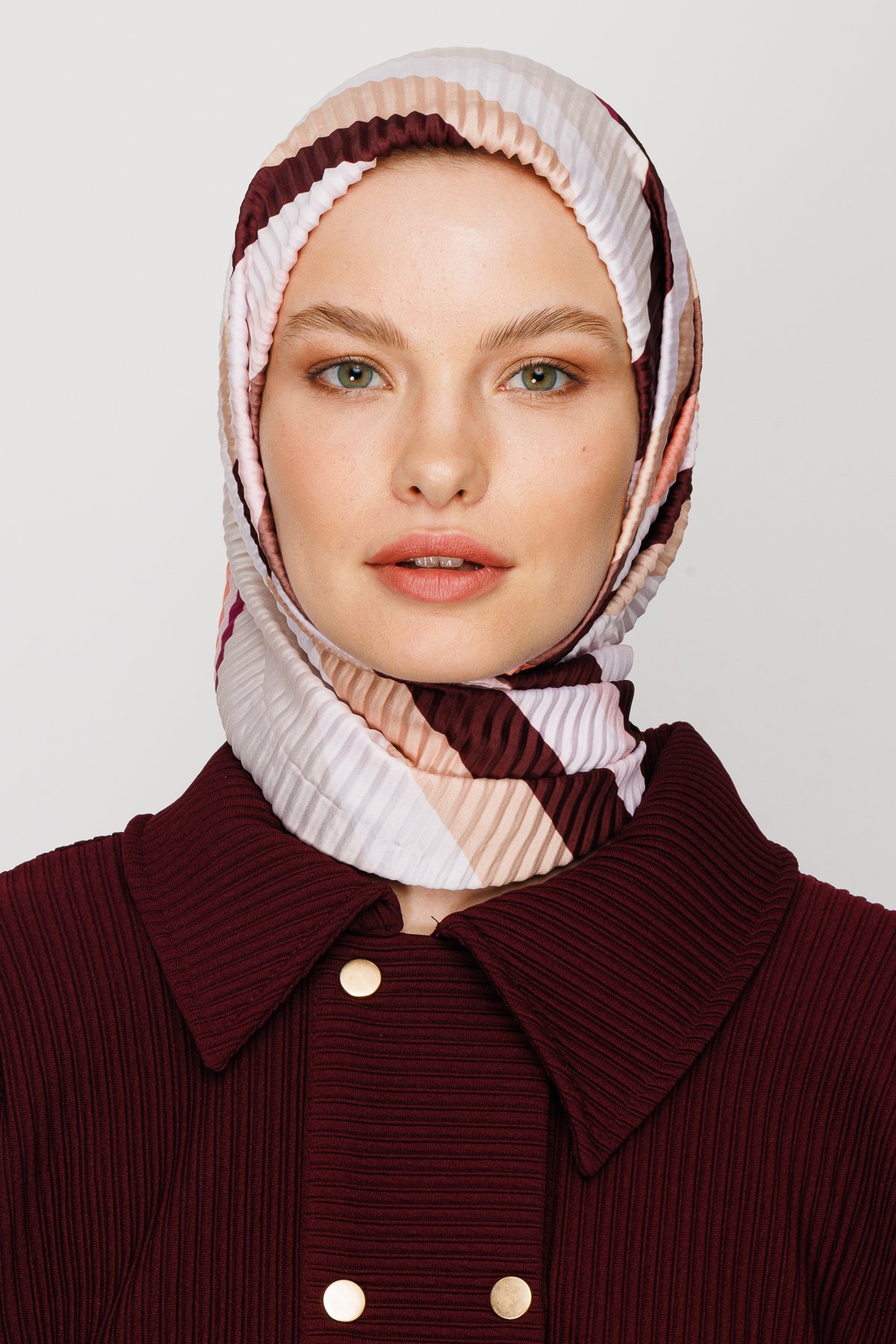 Akra Pattern Pleated Scarf - Brown