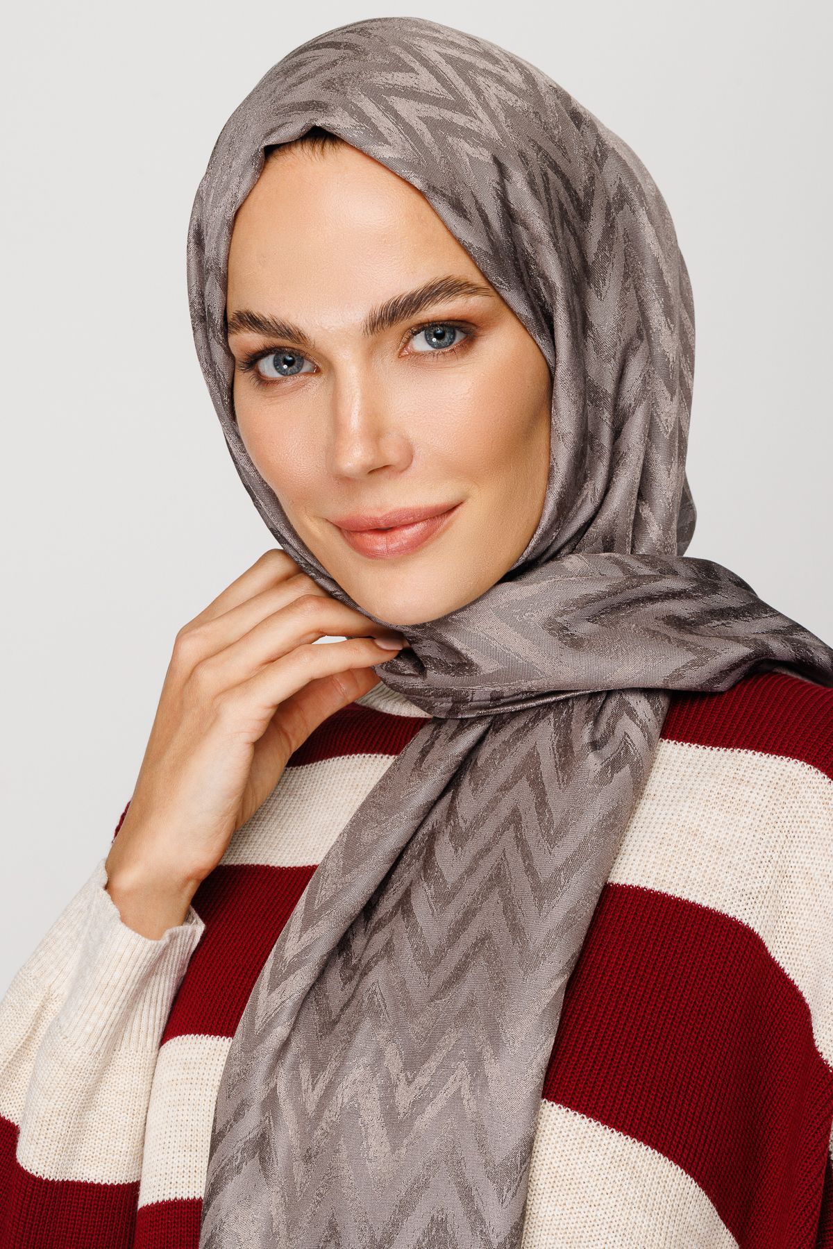 Gemustertes Glänzendes Jacquard Hijab