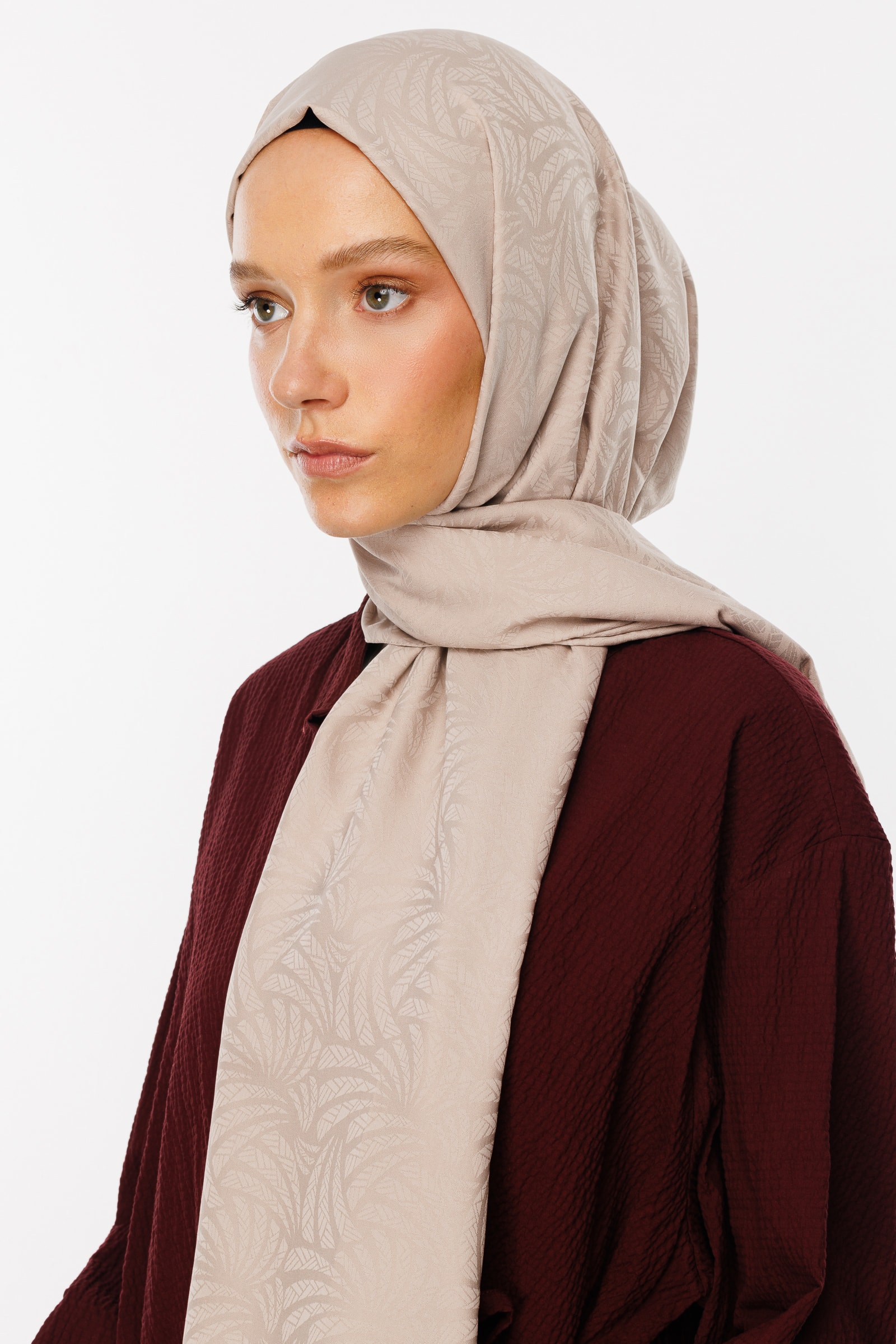 Artemis Pattern Silk Jacquard Shawl - Beige
