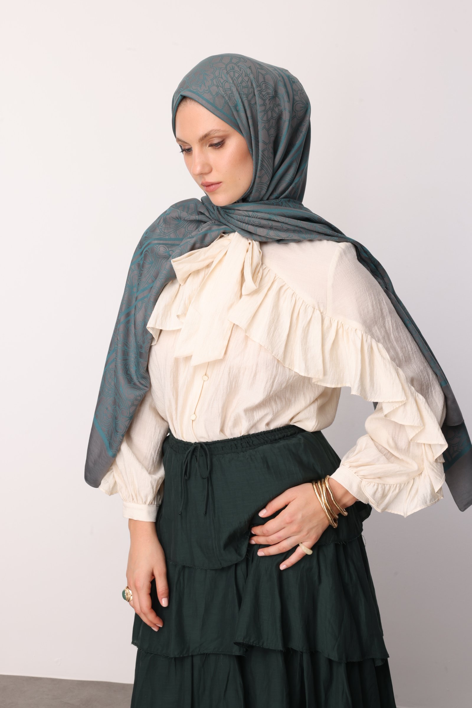 Lavin-Pattern Reversible Shawl