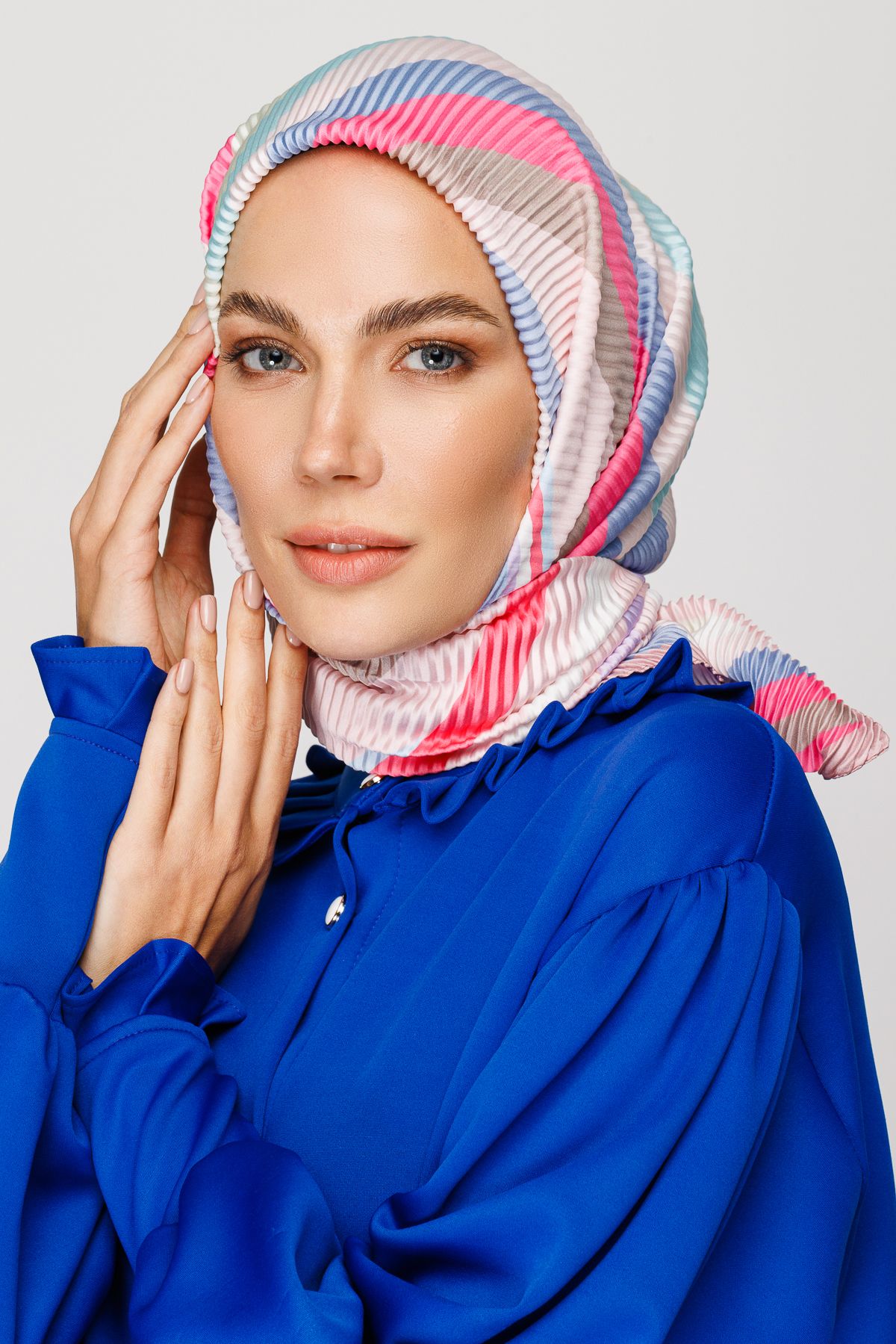 Akra Pattern Pleated Scarf - Ice Blue