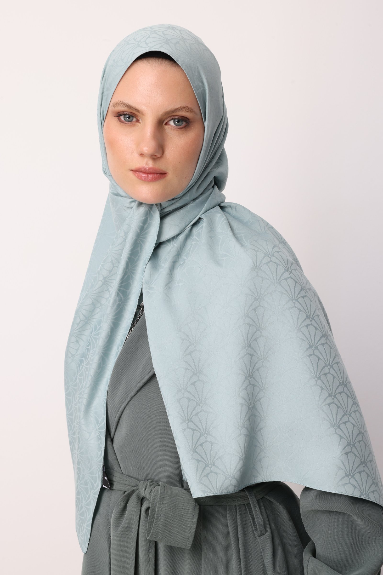 Lotus Pattern Silk Jacquard Shawl - Cağla