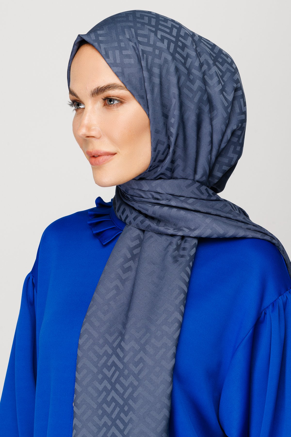 Z Pattern Silky Jacquard Shawl - Smoked