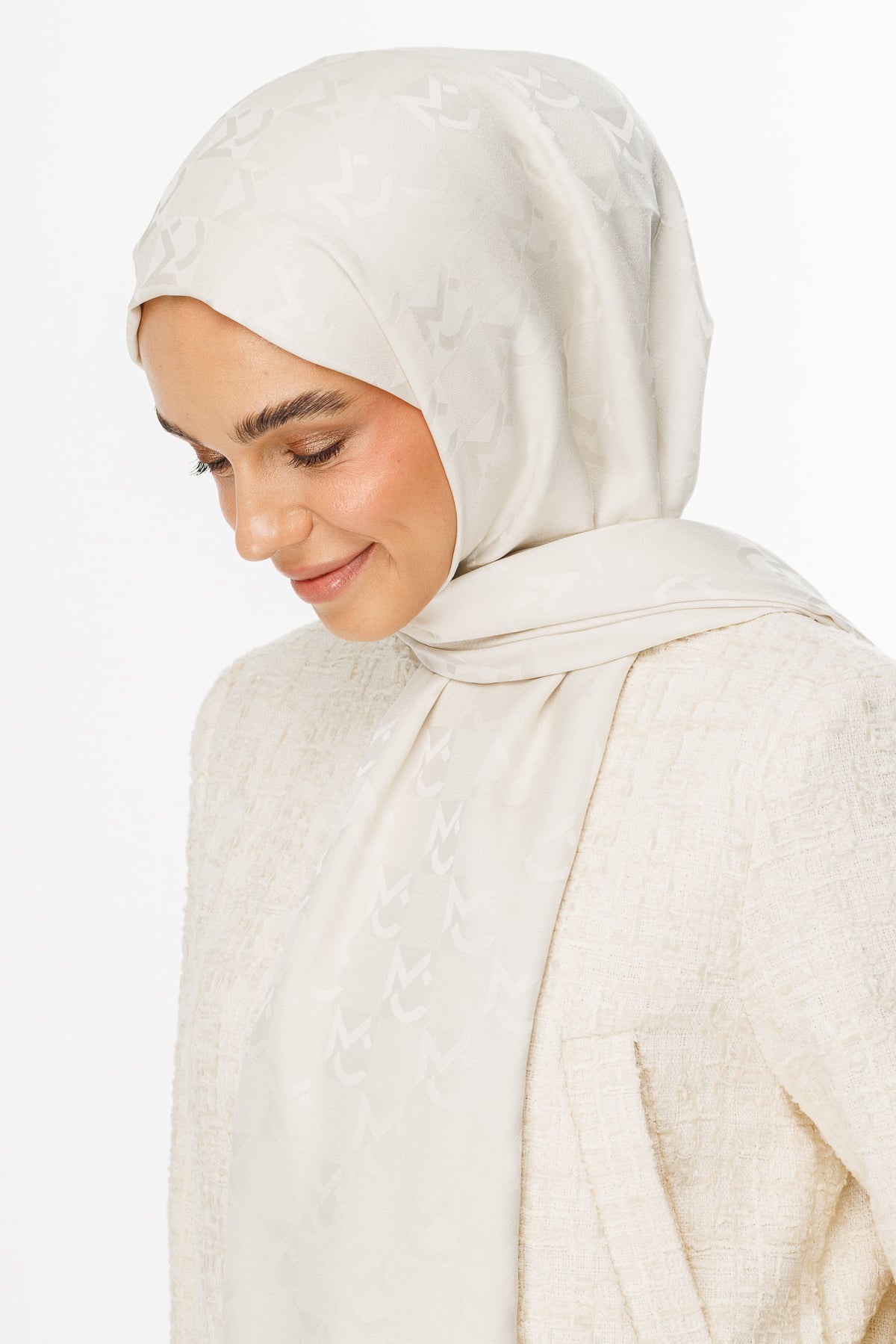 MC Pattern Jacquard Shawl - Pearl