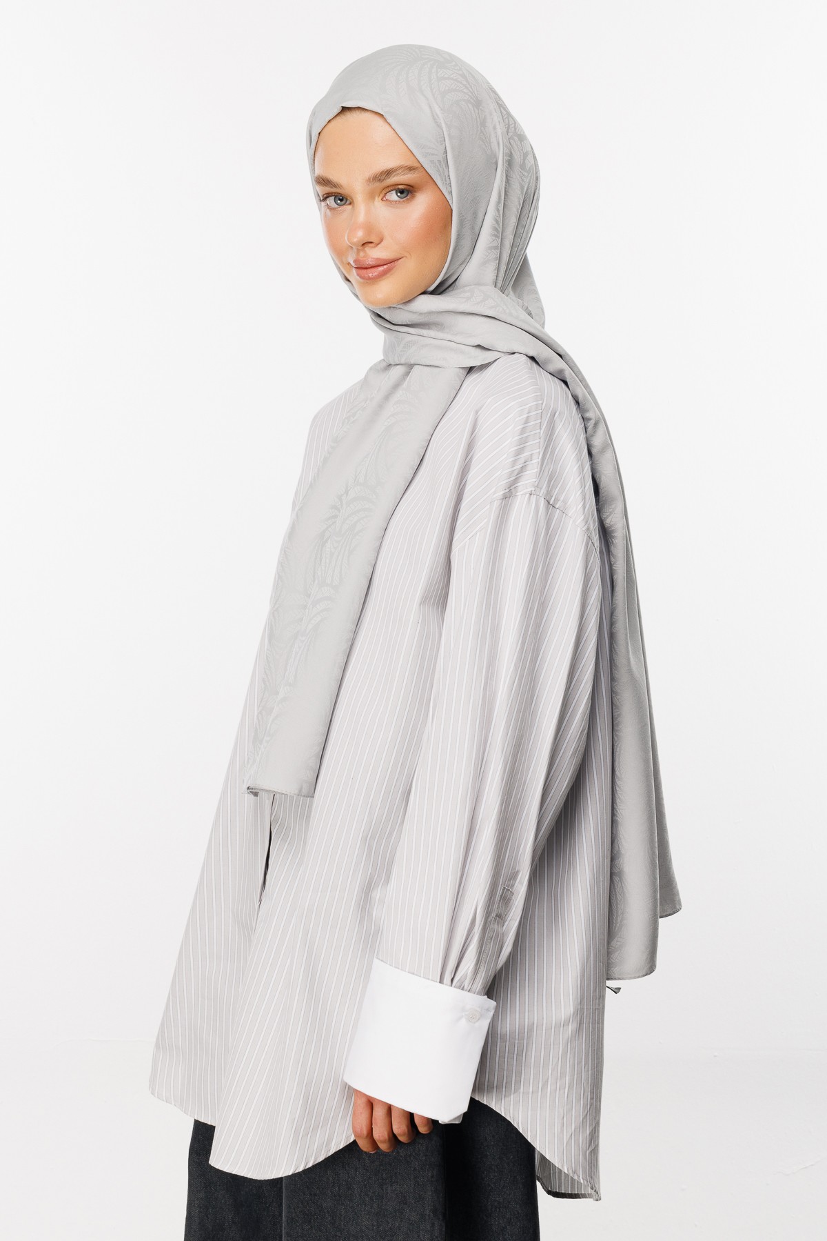 Artemis Pattern Silk Jacquard Shawl - Silver