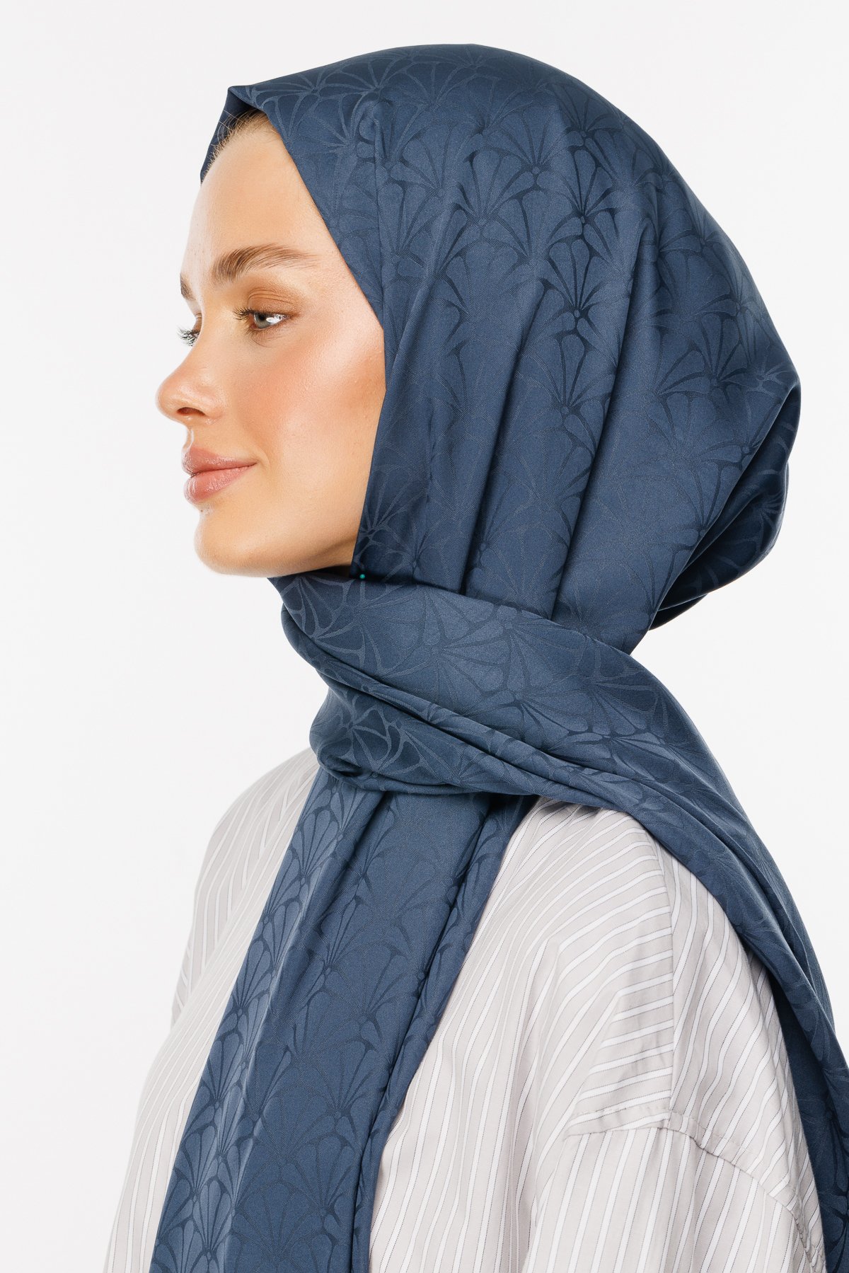 Lotus Pattern Silk Jacquard Hijab