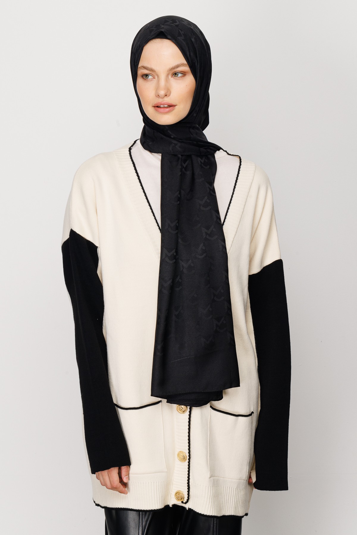 MC Pattern Jacquard Shawl - Black
