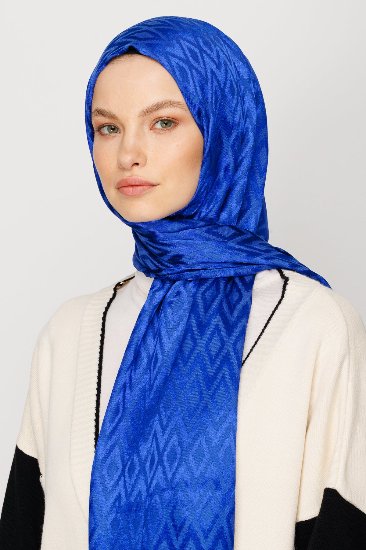 Karo Pattern Shiny Jacquard Shawl - Sax Blue