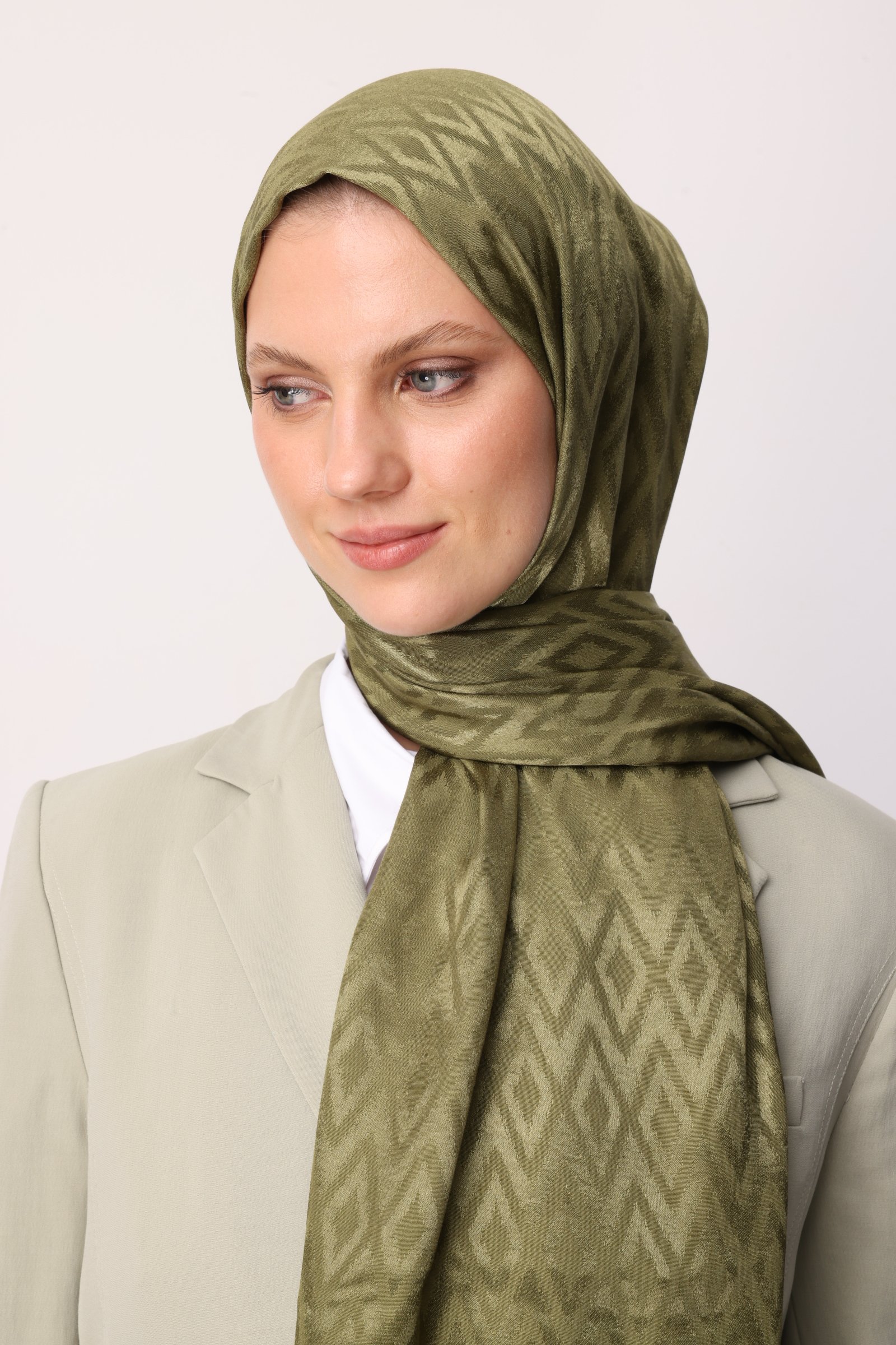 Shiny Check-Pattern Jacquard Shawl - Soft Green
