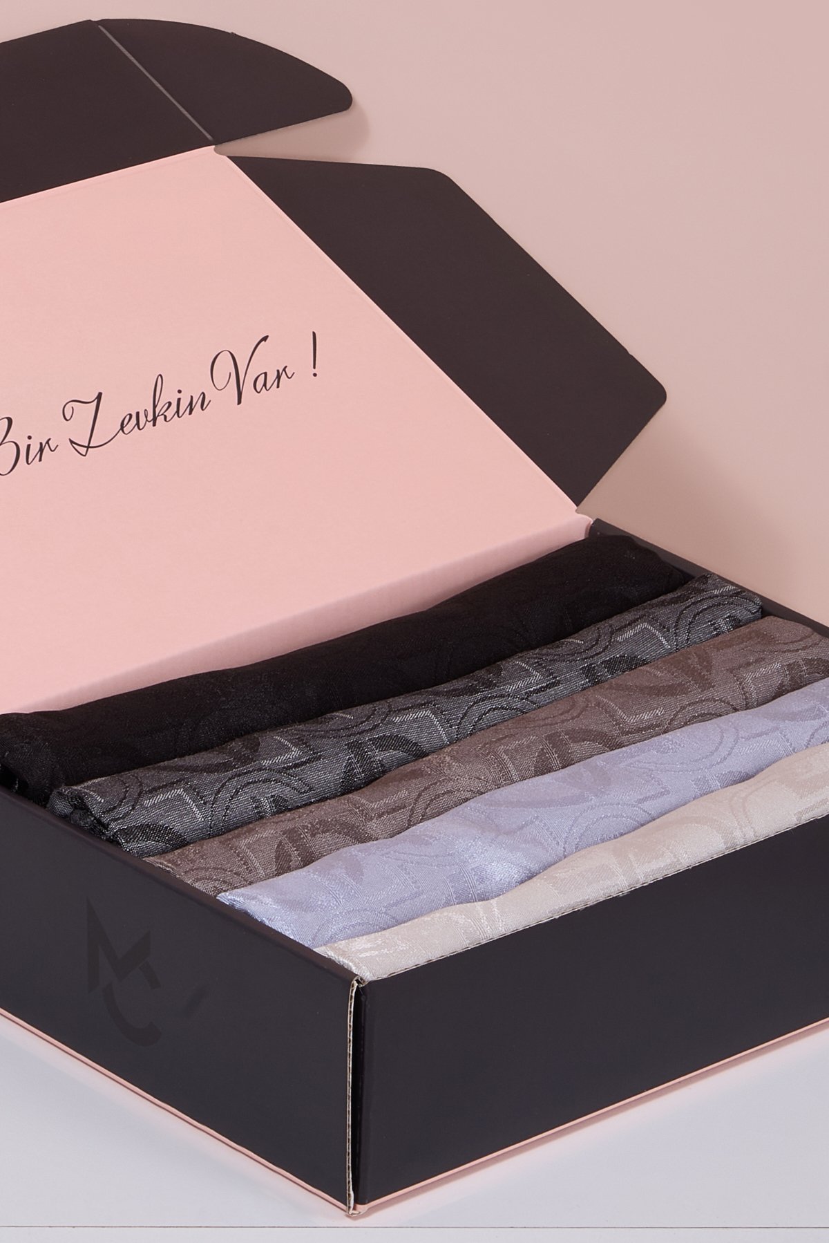 Longar Desen Parlak Jakar Şal Color Box.2