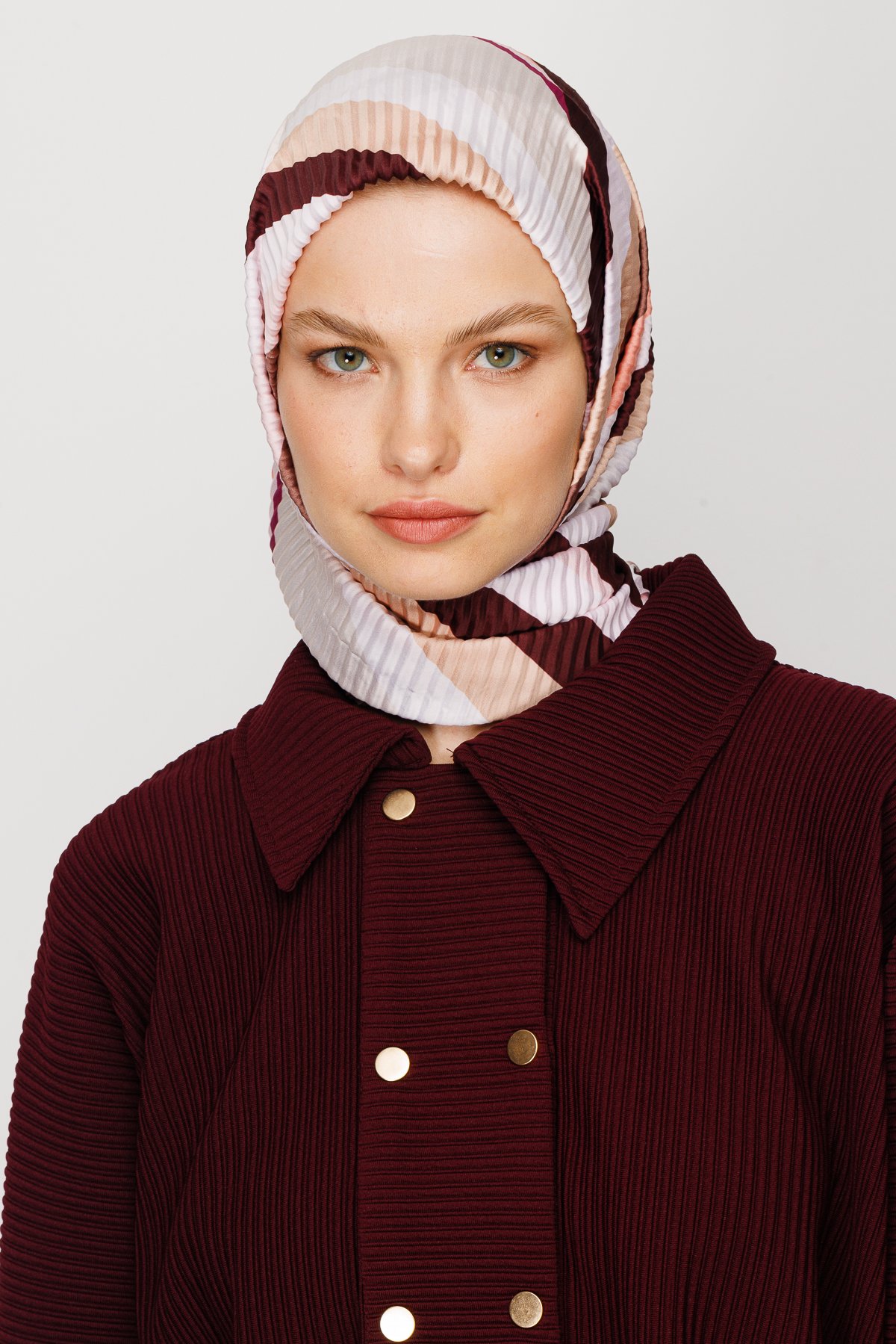 Akra Pattern Pleated Scarf - Brown