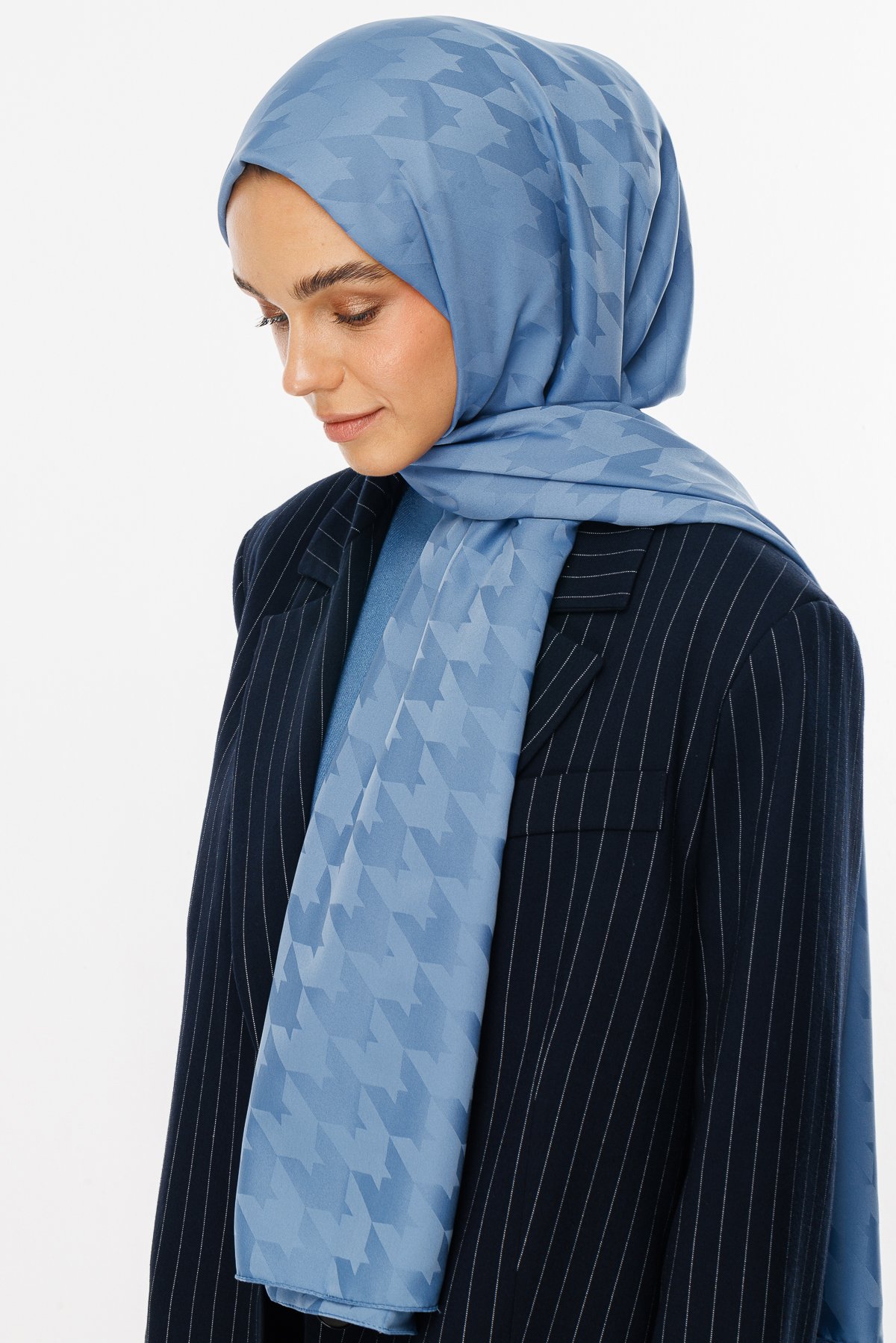Crowbar Pattern Silk Jacquard Shawl - Sky Blue