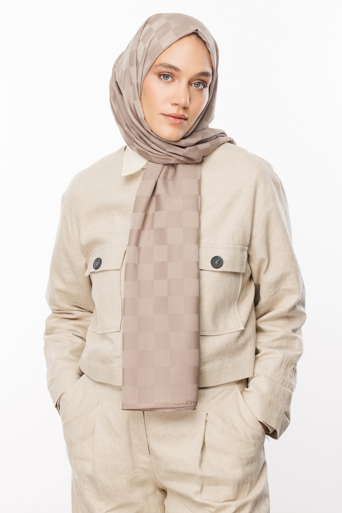 Checkers Pattern Silk Jacquard Shawl - Mink