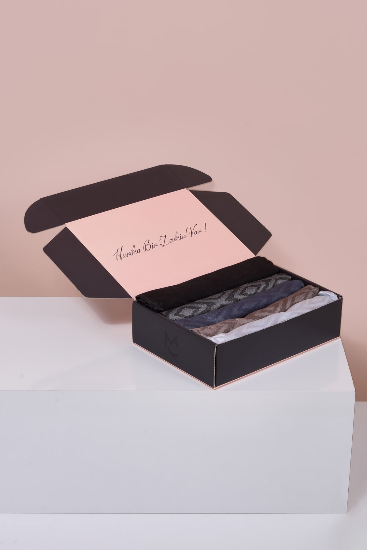 Parlak Jakar Şal - Karo Desen Color Box