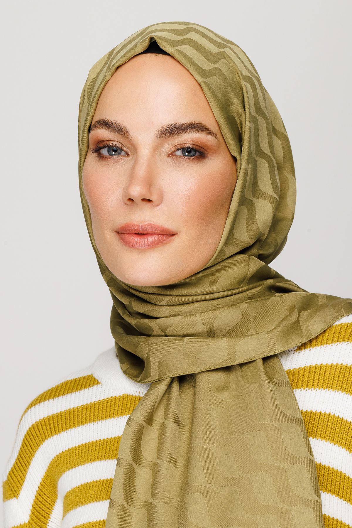Wave Pattern Silky Jacquard Shawl - Soft Green