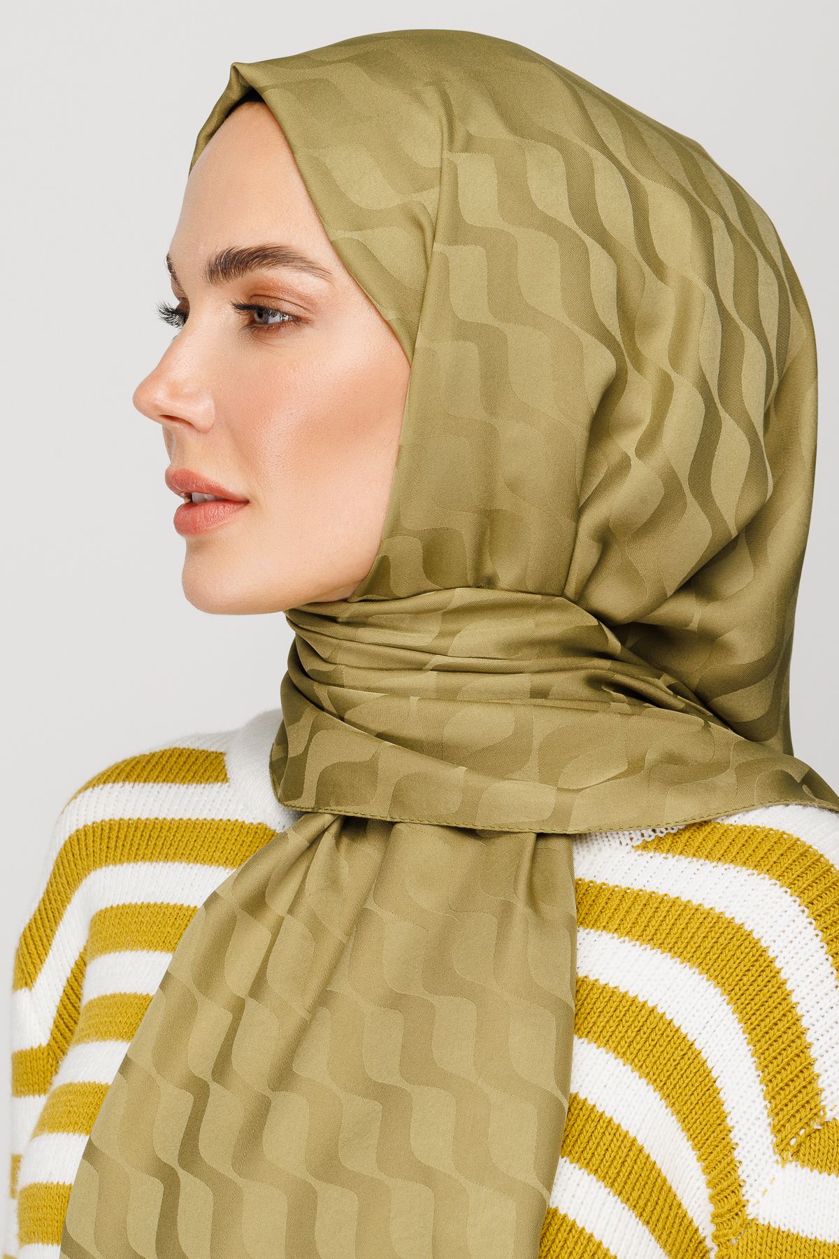 Wave Pattern Silky Jacquard Shawl - Soft Green