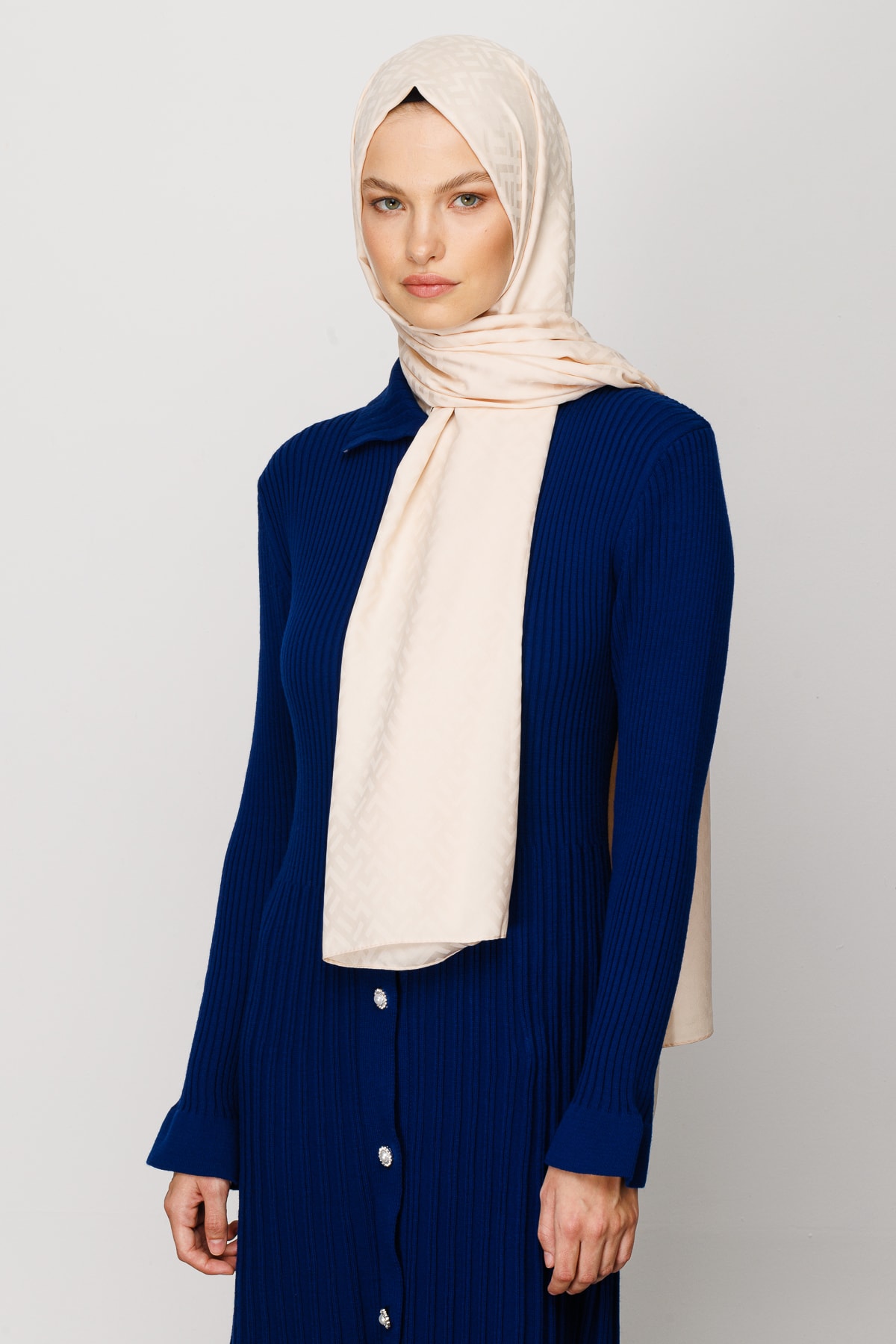 Z Pattern Silky Jacquard Shawl - Cream