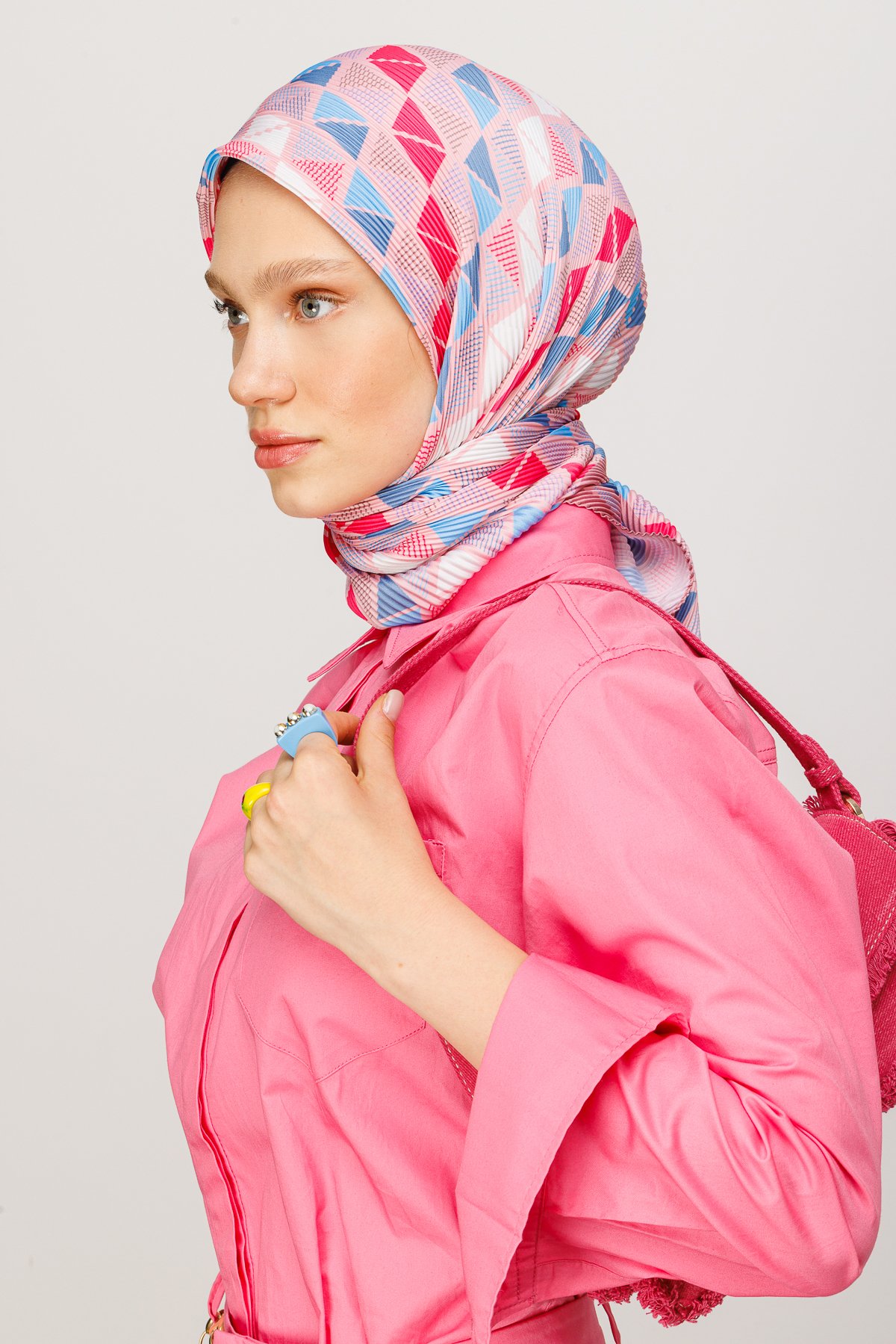Prism Pattern Pleated Scarf - Powder