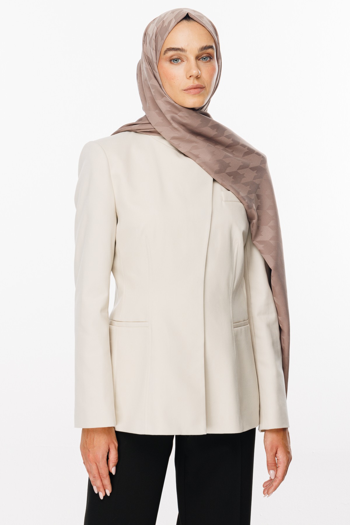 Crowbar Pattern Silk Jacquard Shawl - Canyon