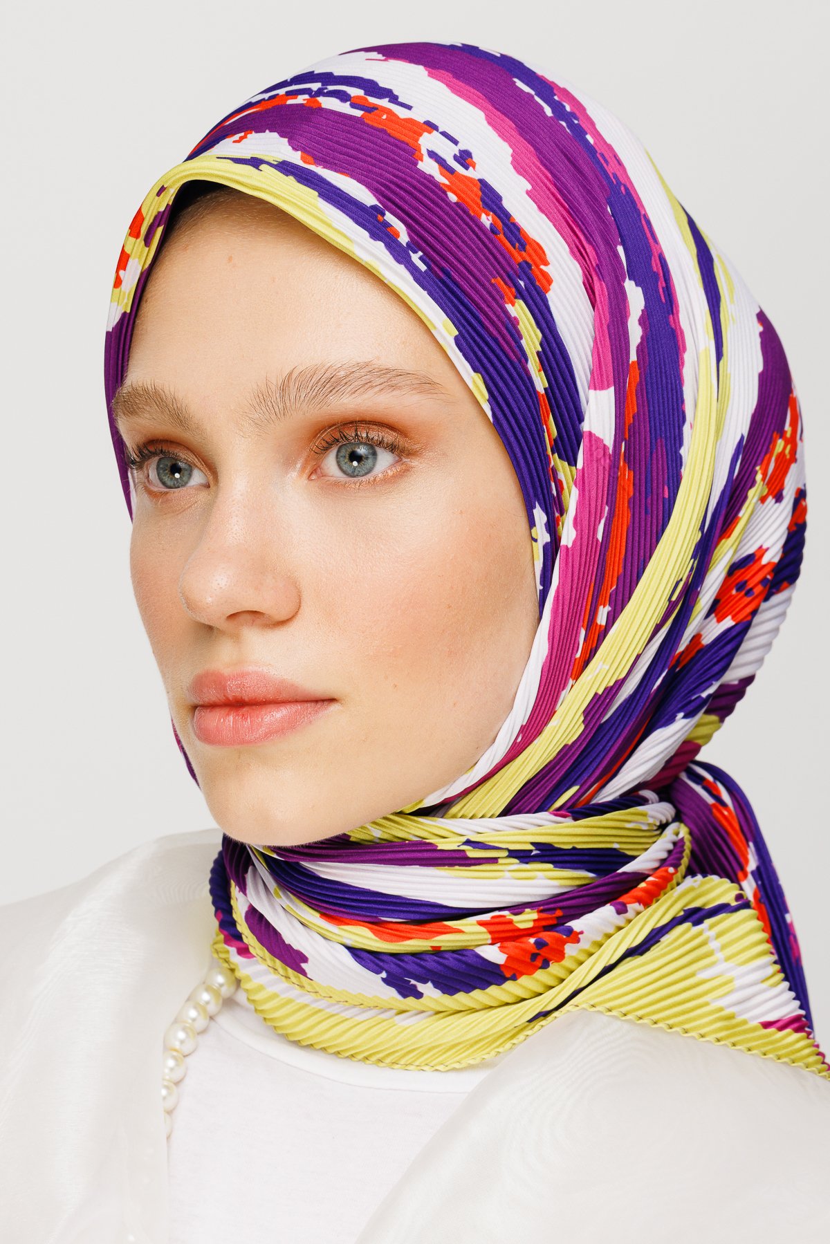 Batik Pattern Pleat Scarf - Plum